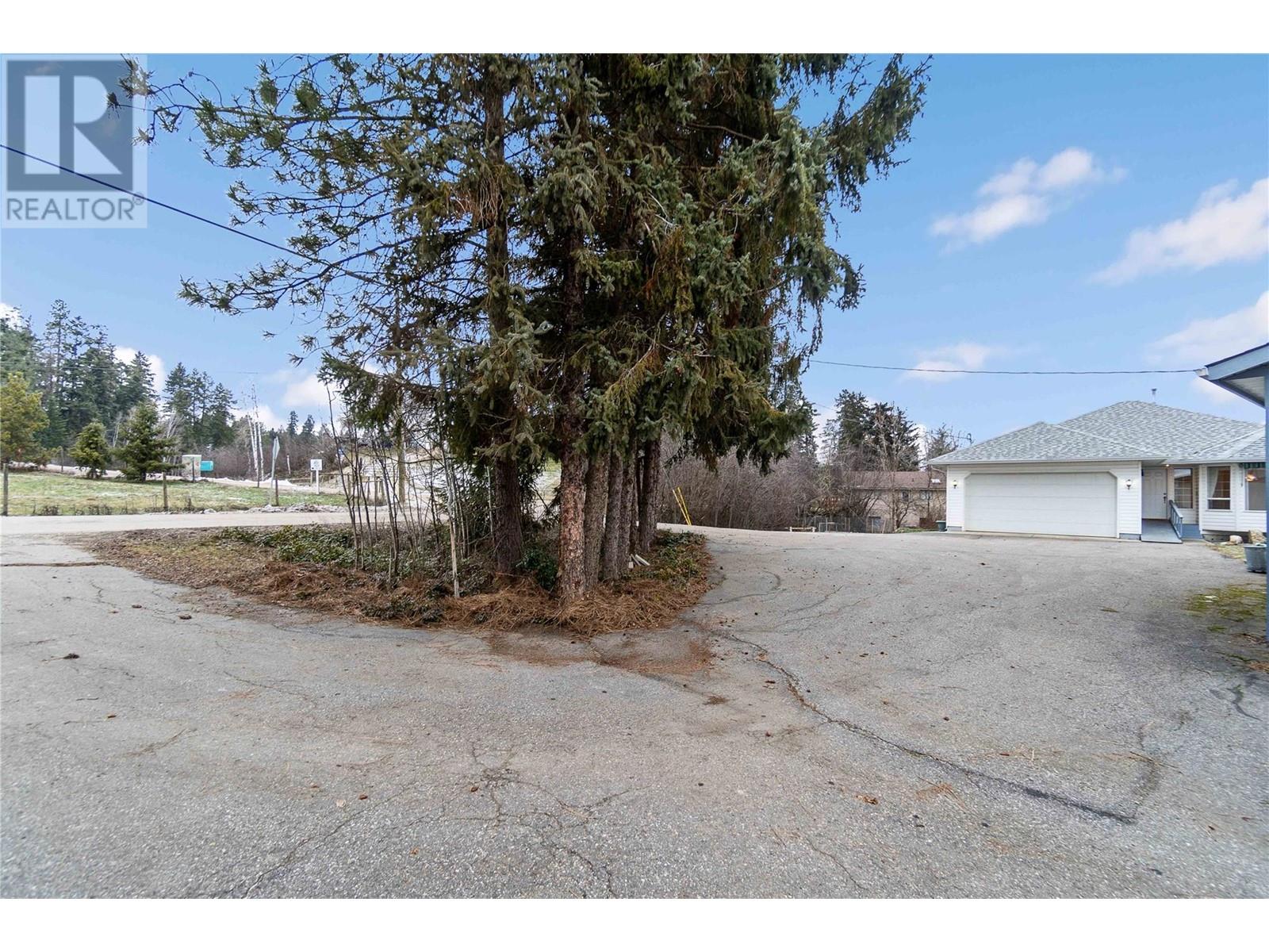 3170 Fraser Road Property Photo 10