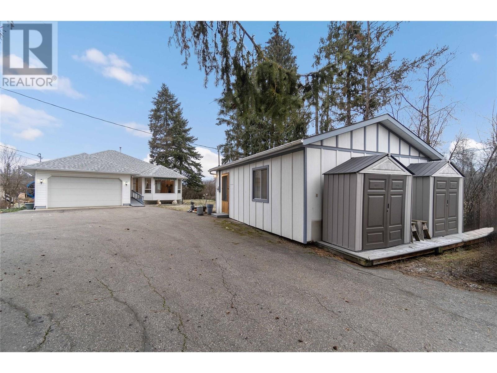 3170 Fraser Road Property Photo 14