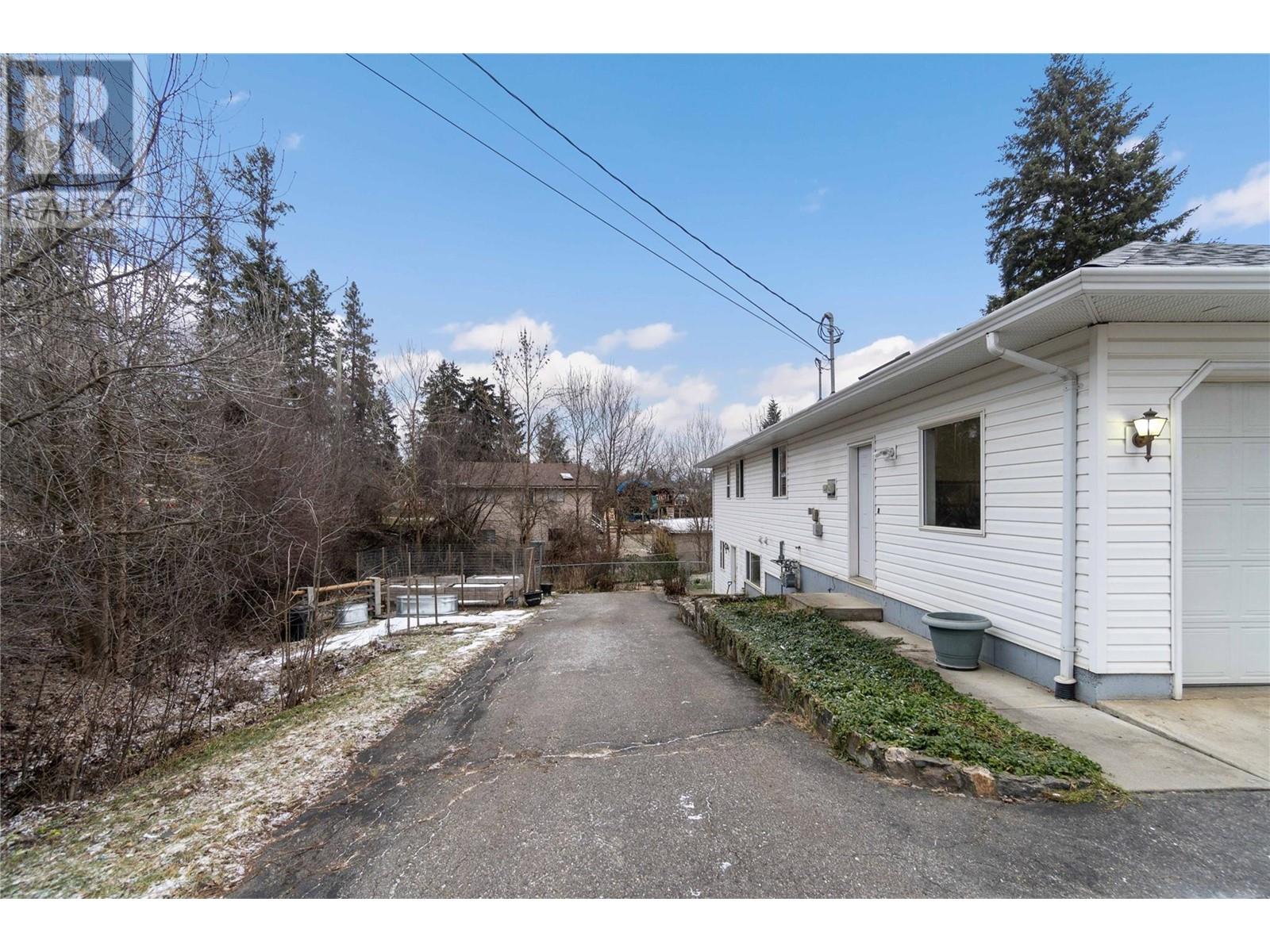 3170 Fraser Road Property Photo 15