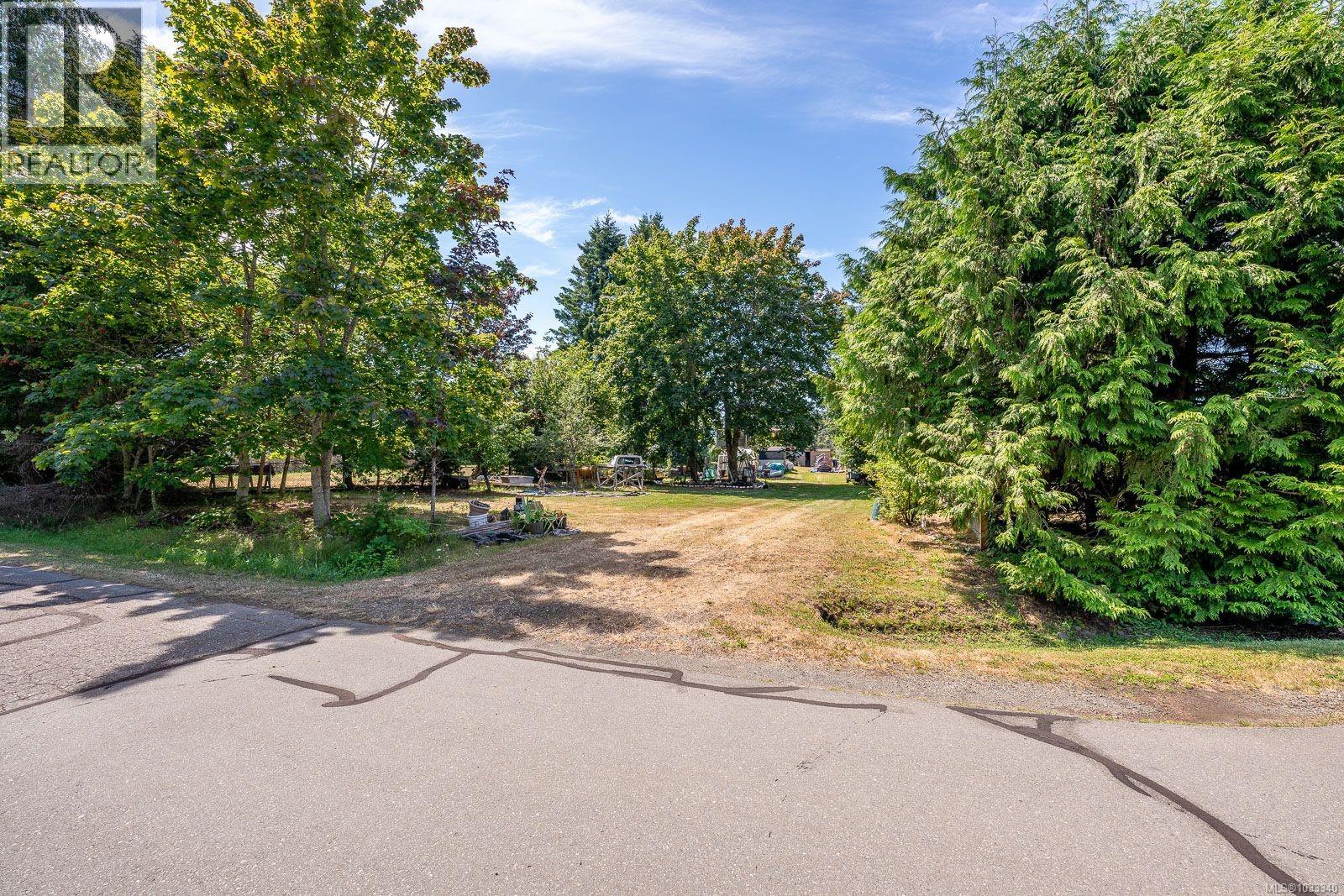 4732 Oakridge Dr Property Photo 9