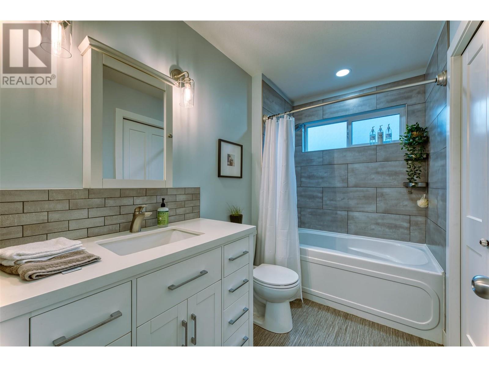 3940 Highland Park Crescent Property Photo 44