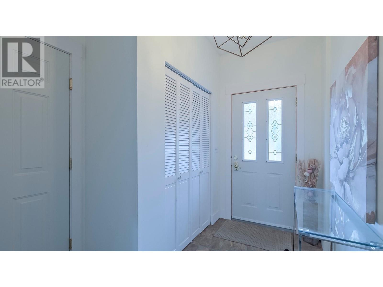 6471 Vernon Avenue Property Photo 4