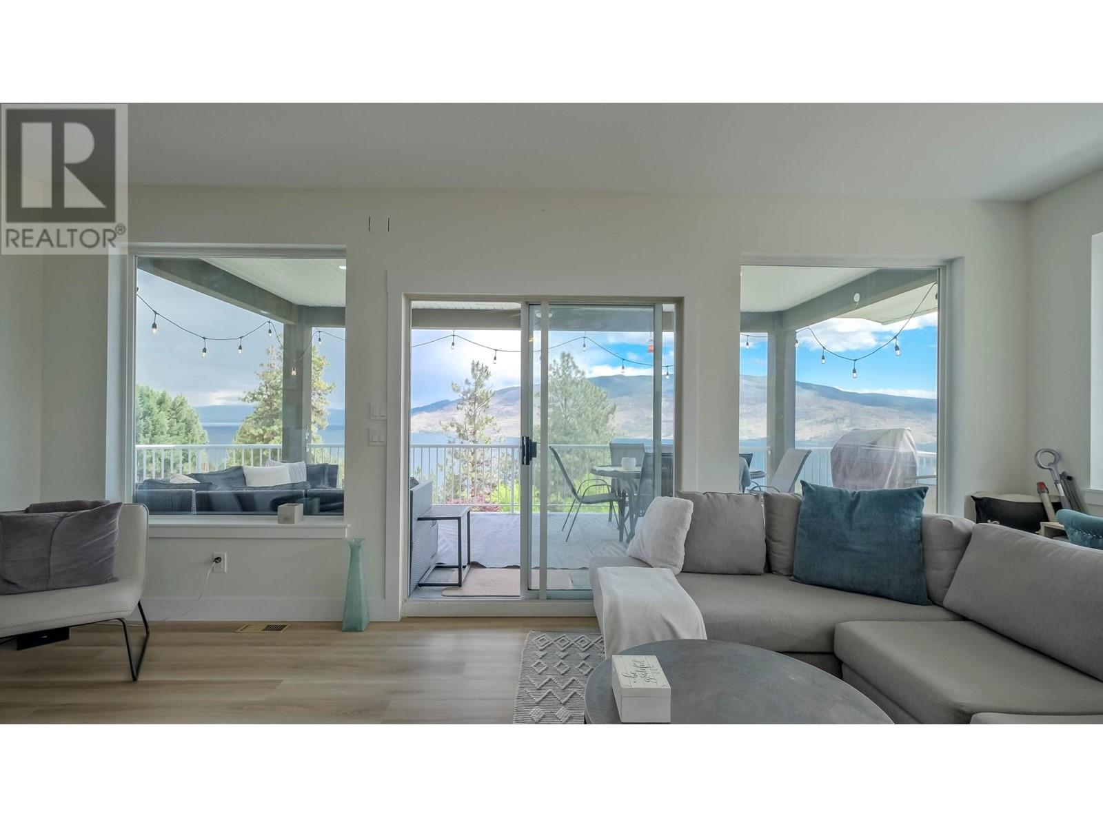 6471 Vernon Avenue Property Photo 10