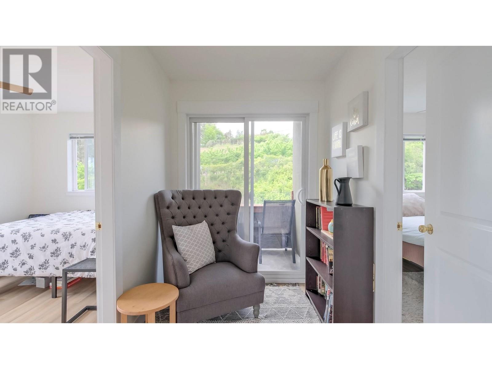 6471 Vernon Avenue Property Photo 17