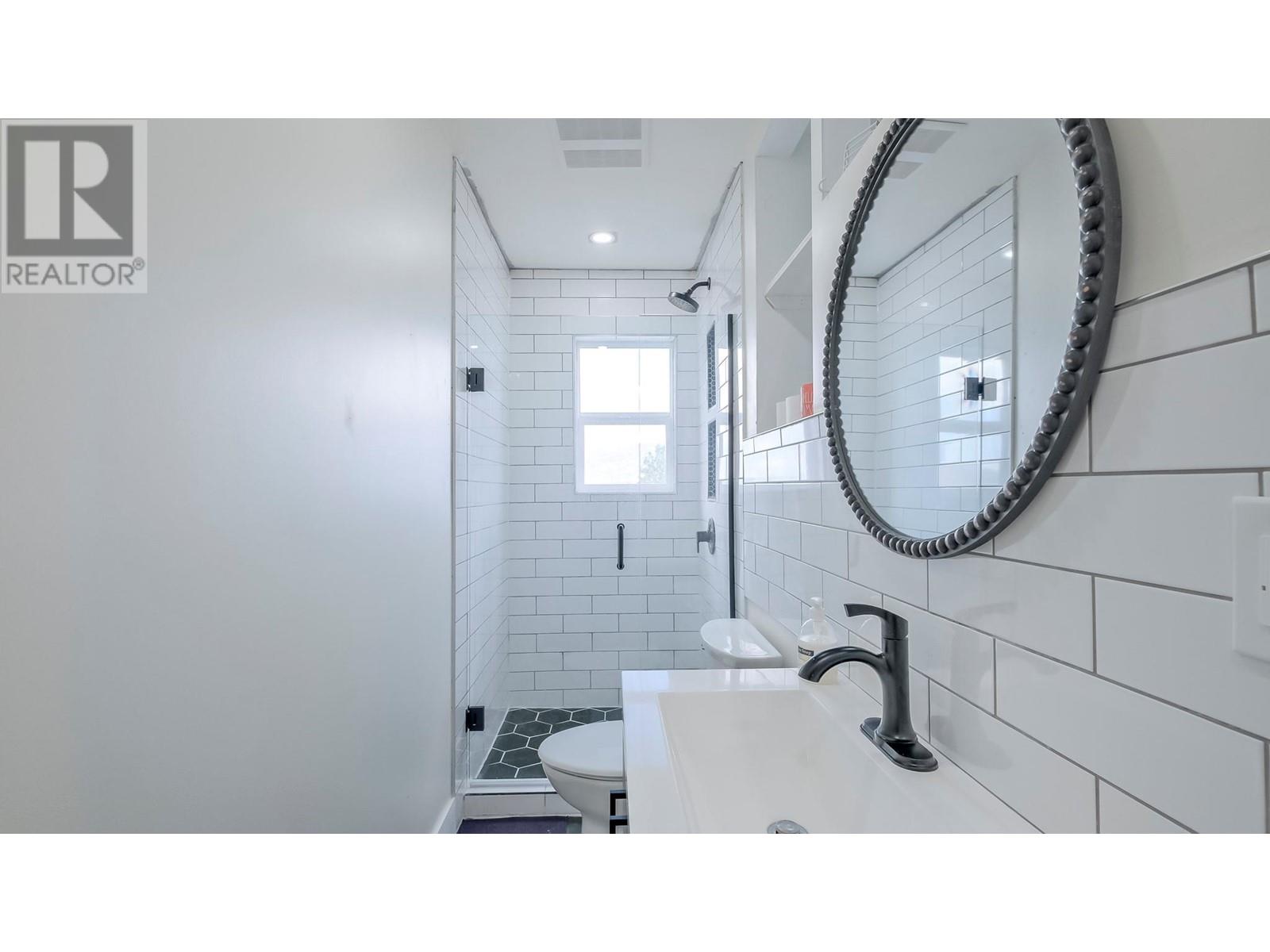 6471 Vernon Avenue Property Photo 20