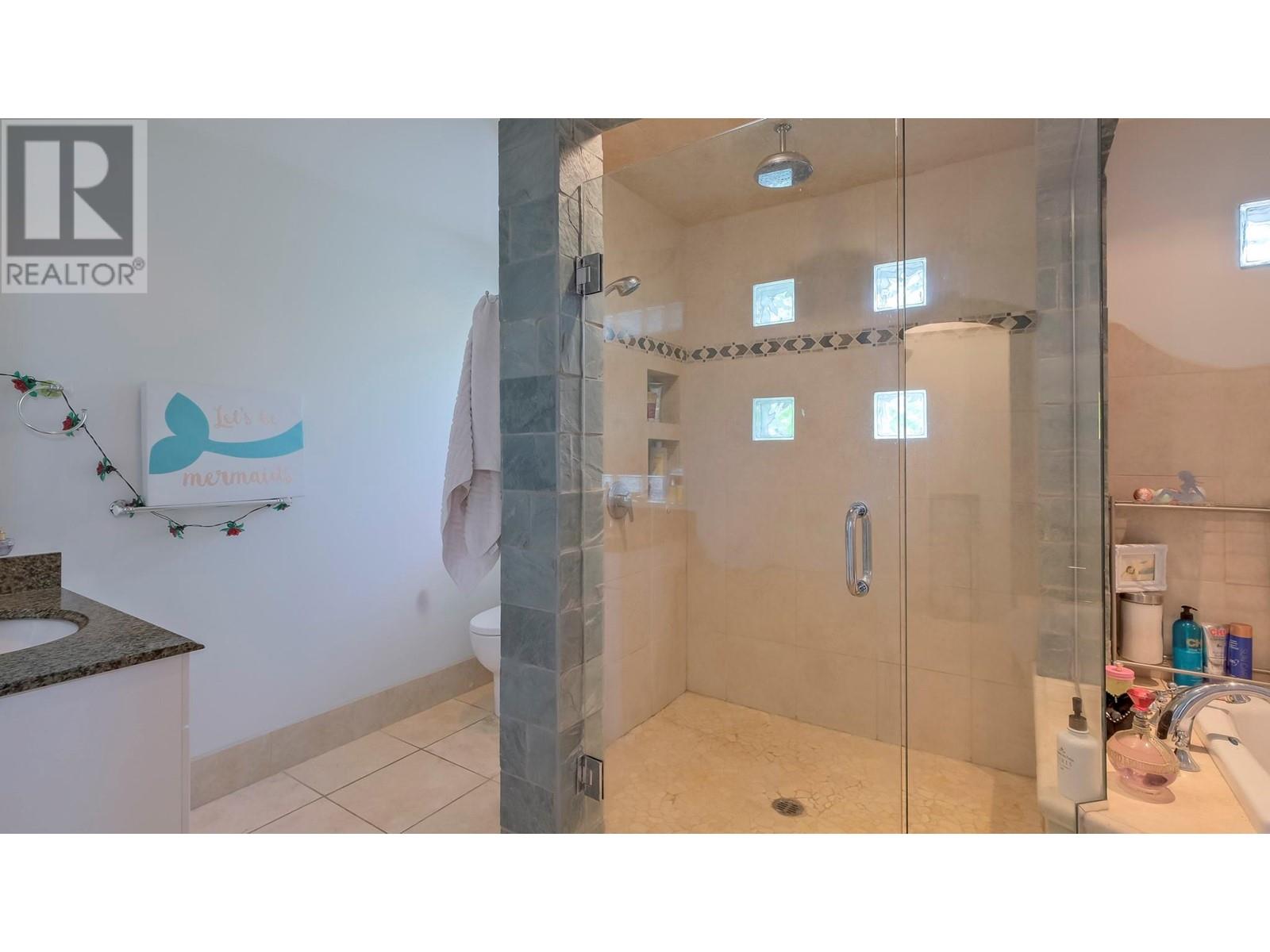 6471 Vernon Avenue Property Photo 36