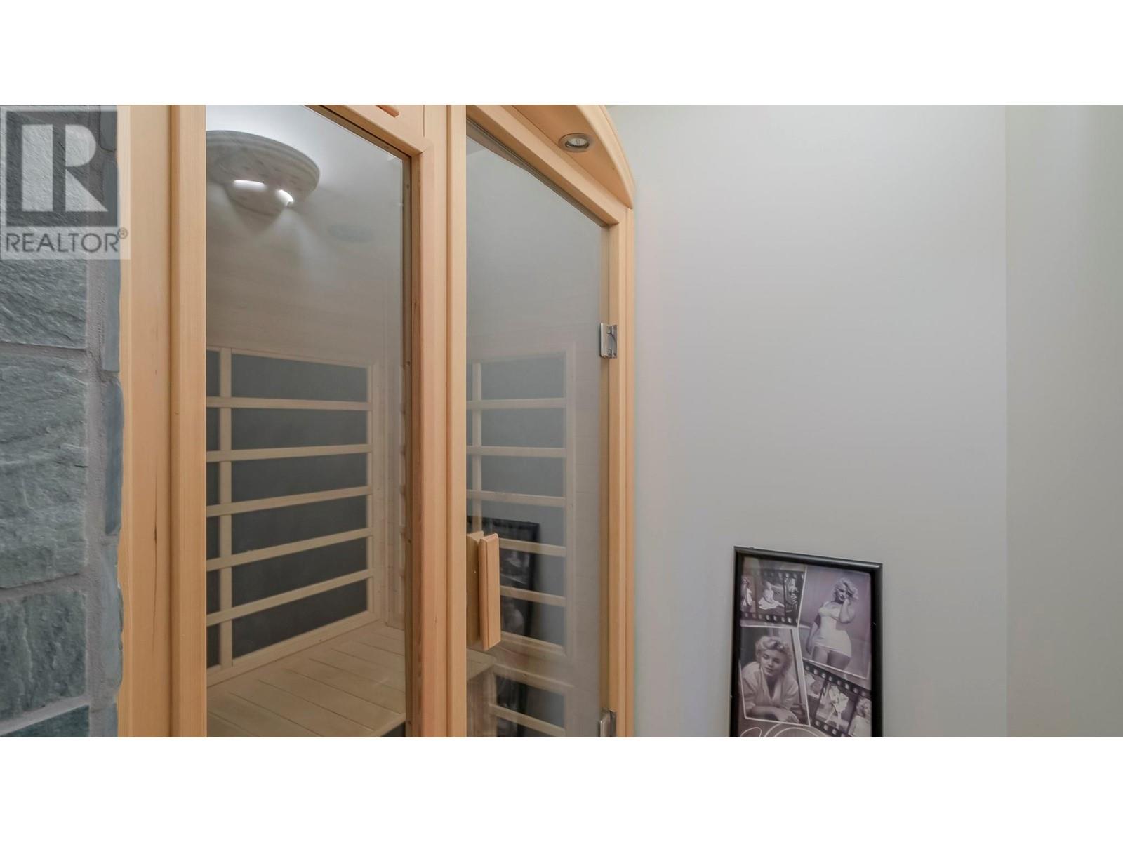 6471 Vernon Avenue Property Photo 37