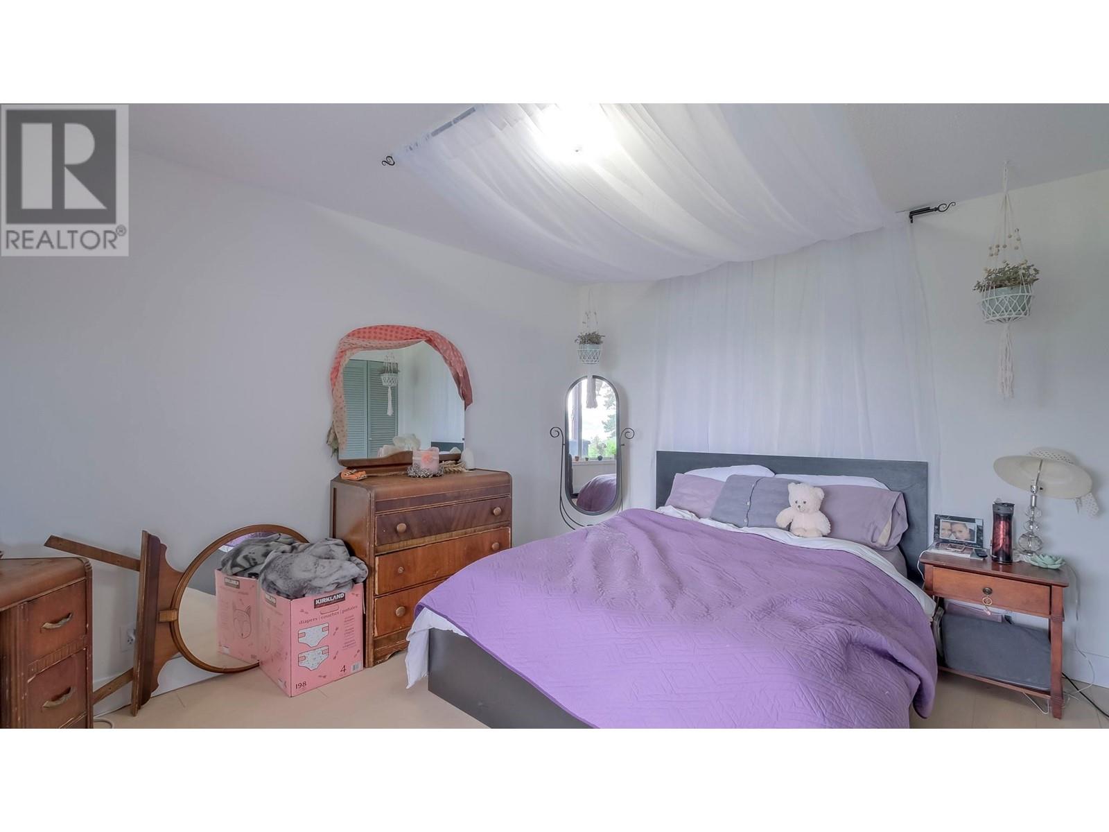6471 Vernon Avenue Property Photo 43