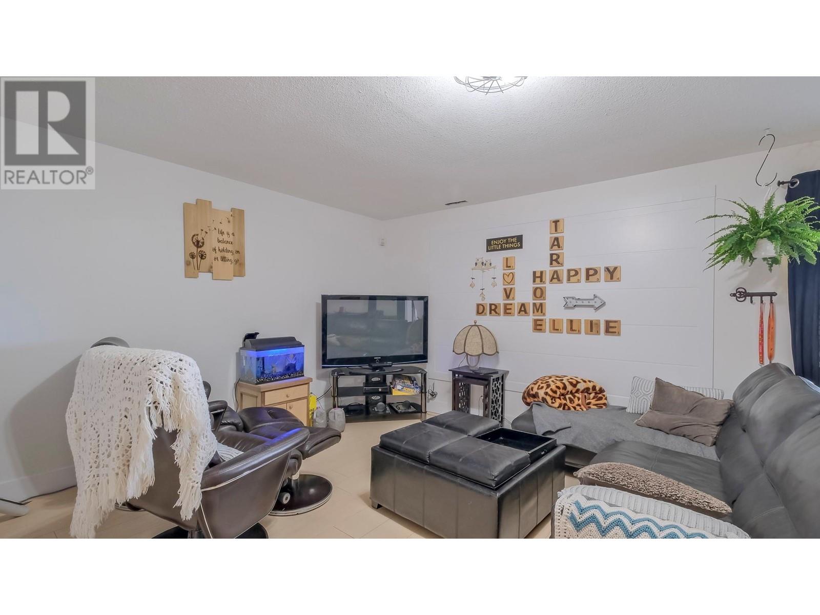 6471 Vernon Avenue Property Photo 44