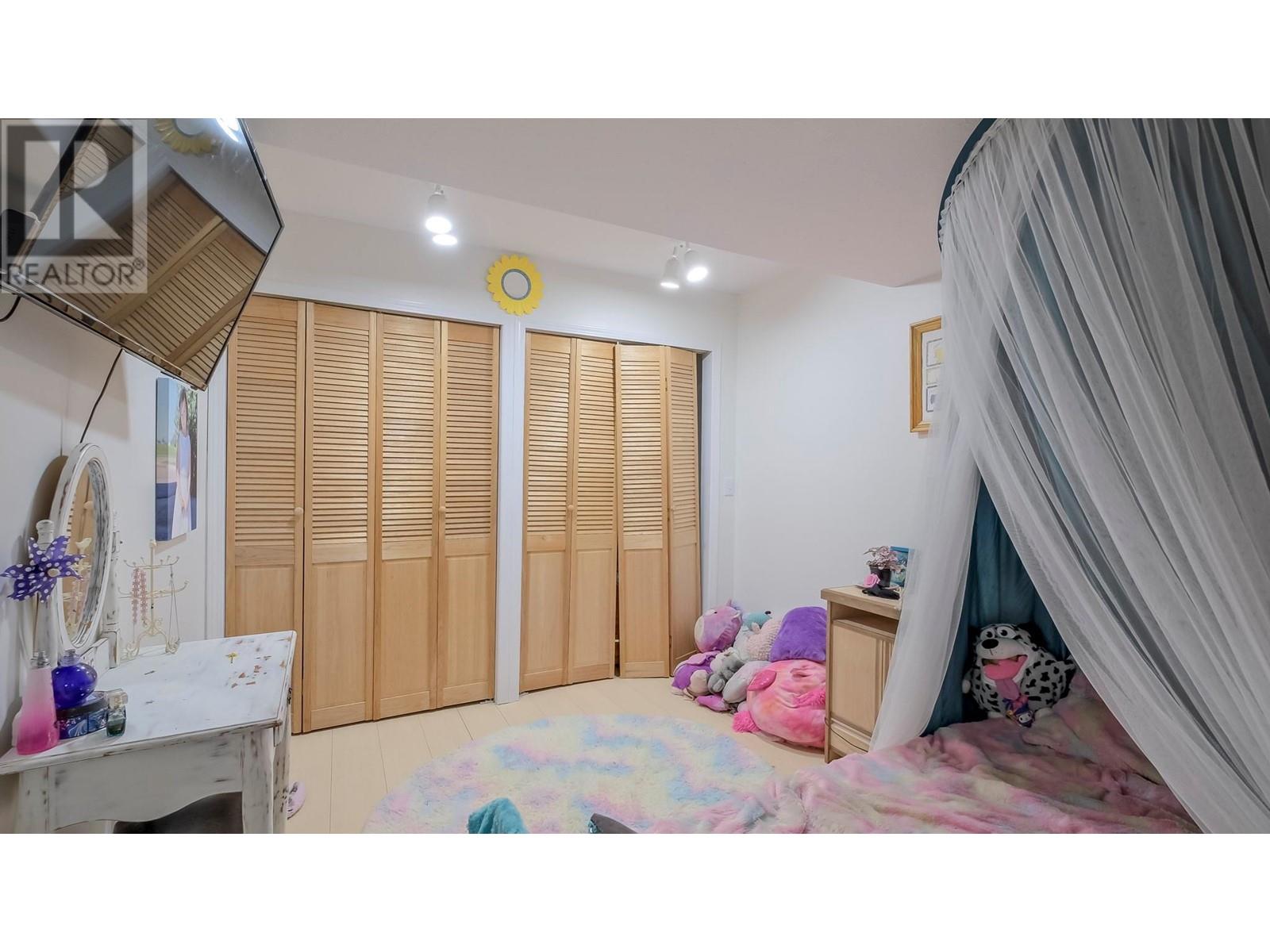 6471 Vernon Avenue Property Photo 45