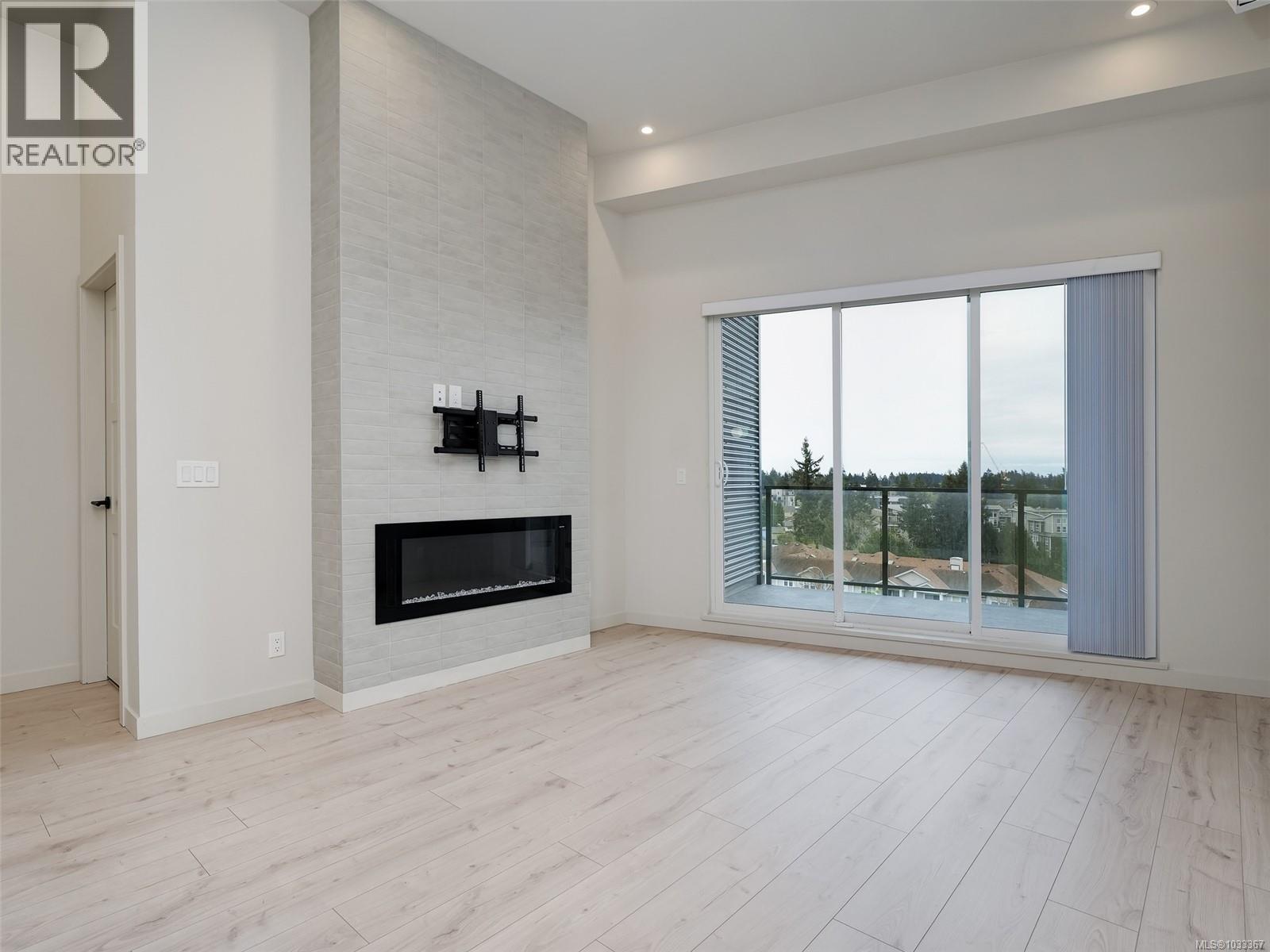 607 958 Pharoah Mews Property Photo 3