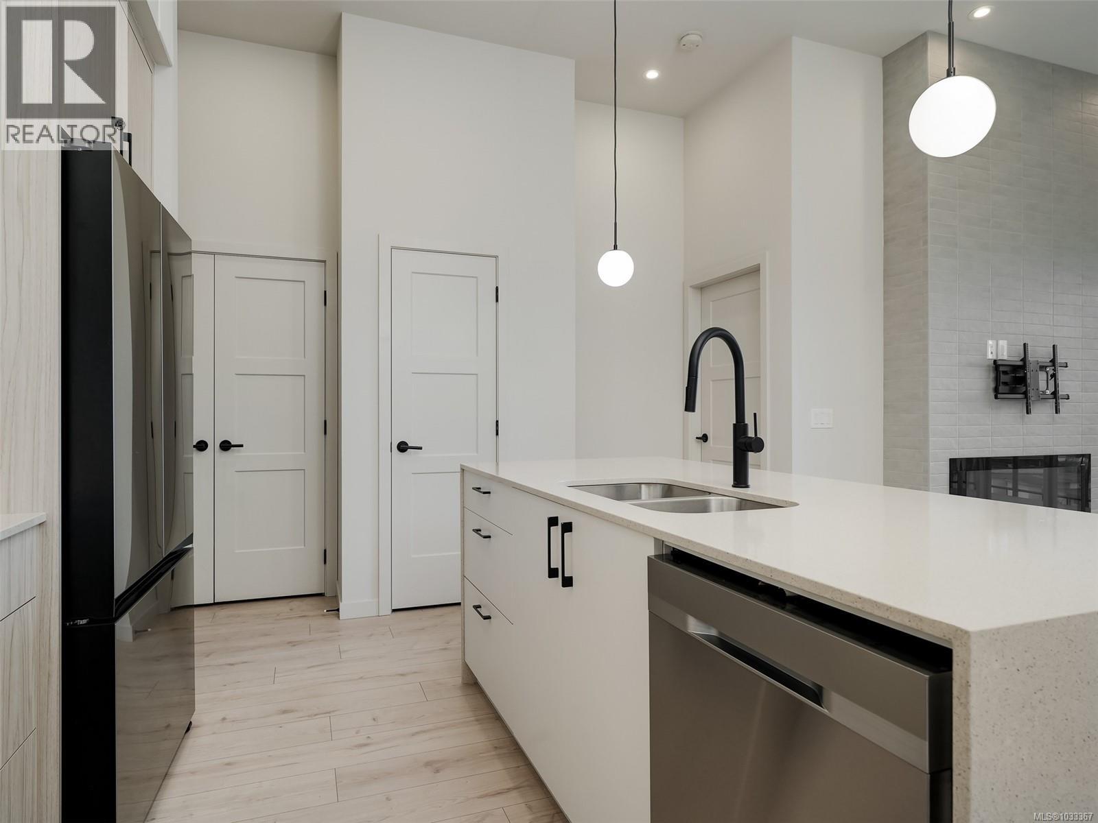 607 958 Pharoah Mews Property Photo 9