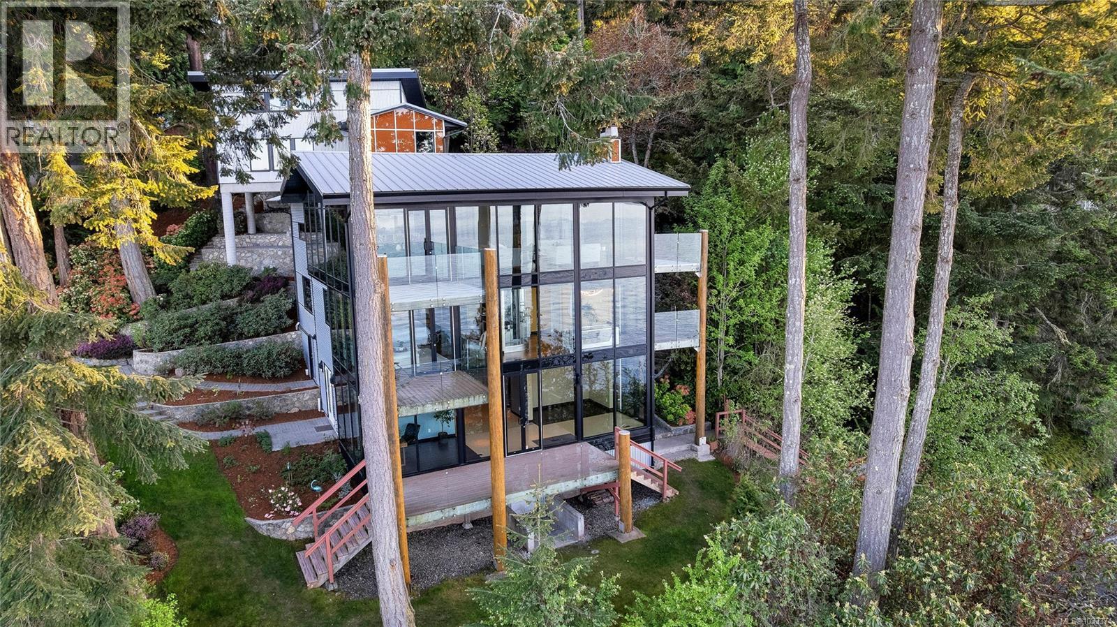 1676 Lands End Rd