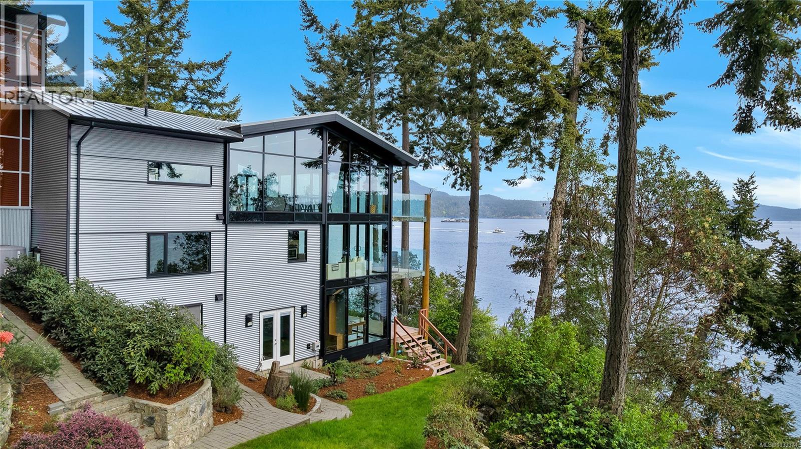 1676 Lands End Rd Property Photo 2