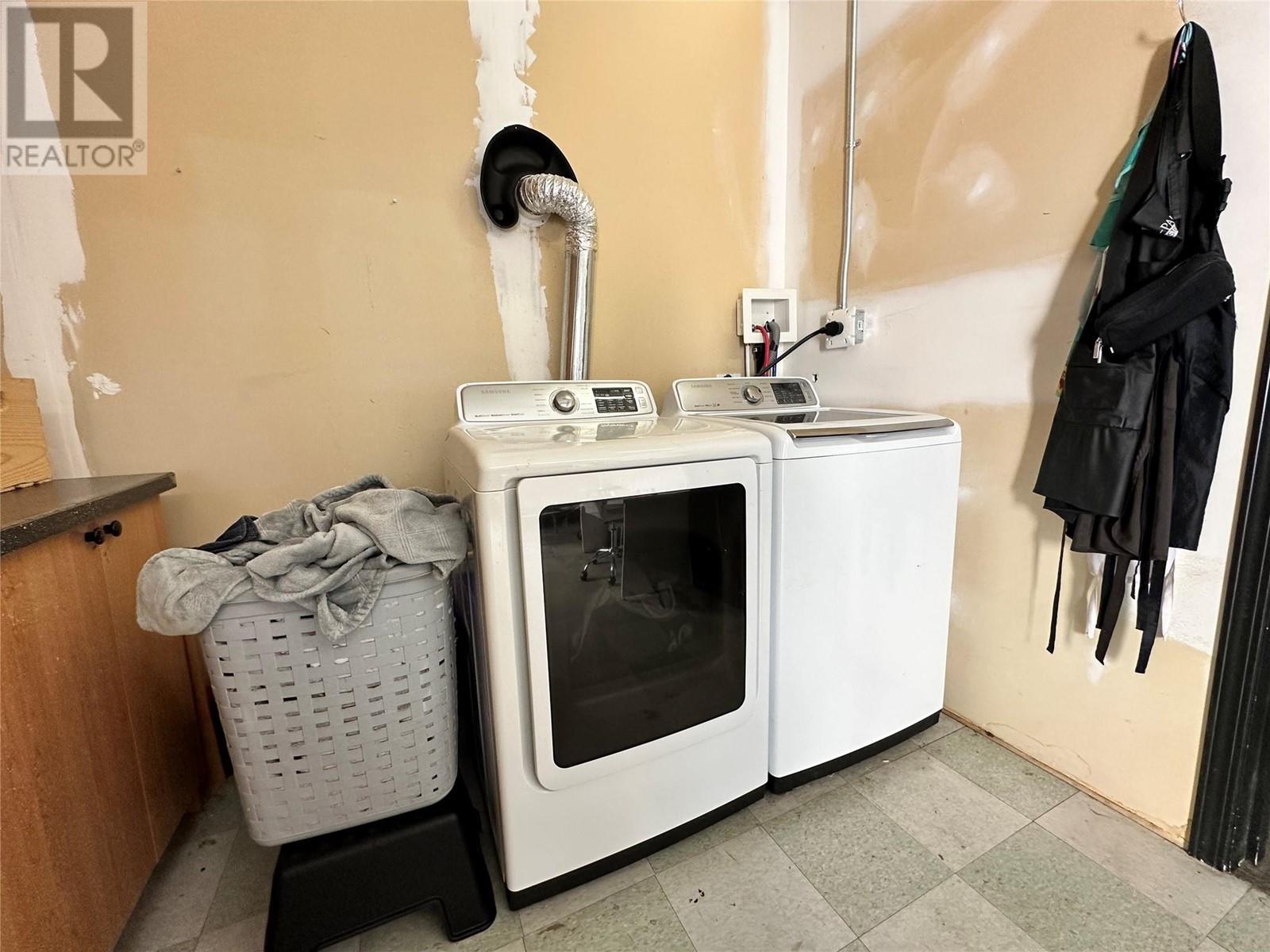 10220 10 Street Property Photo 22