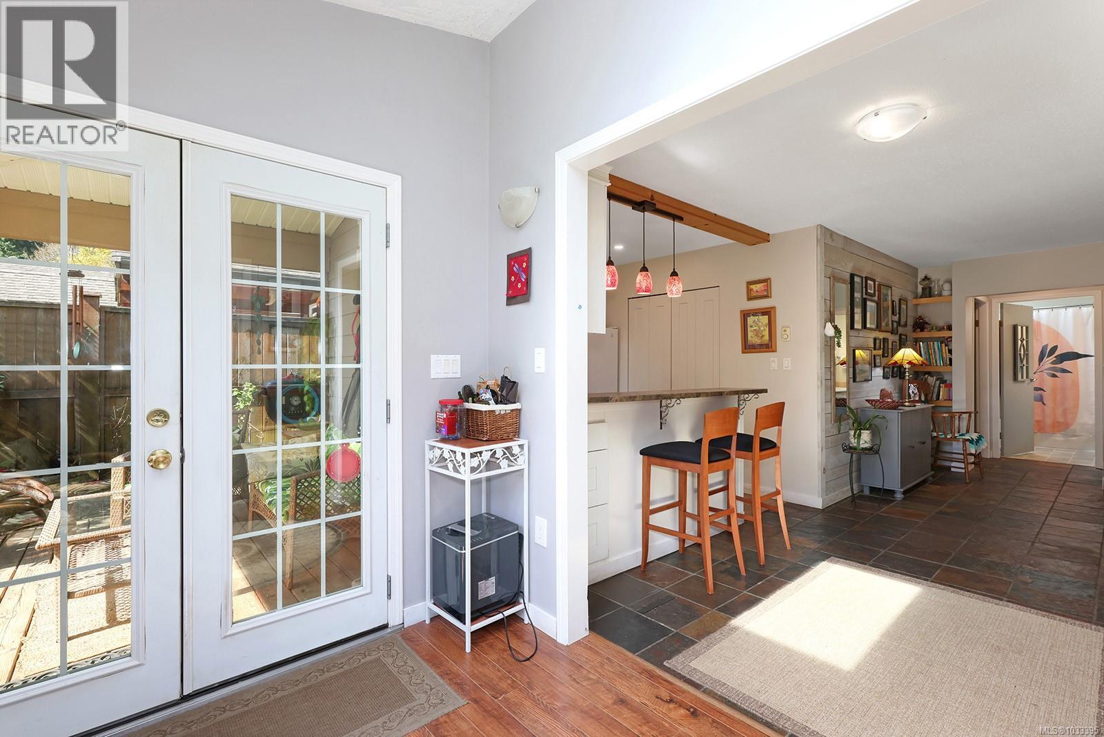 B 226 1st St Property Photo 17