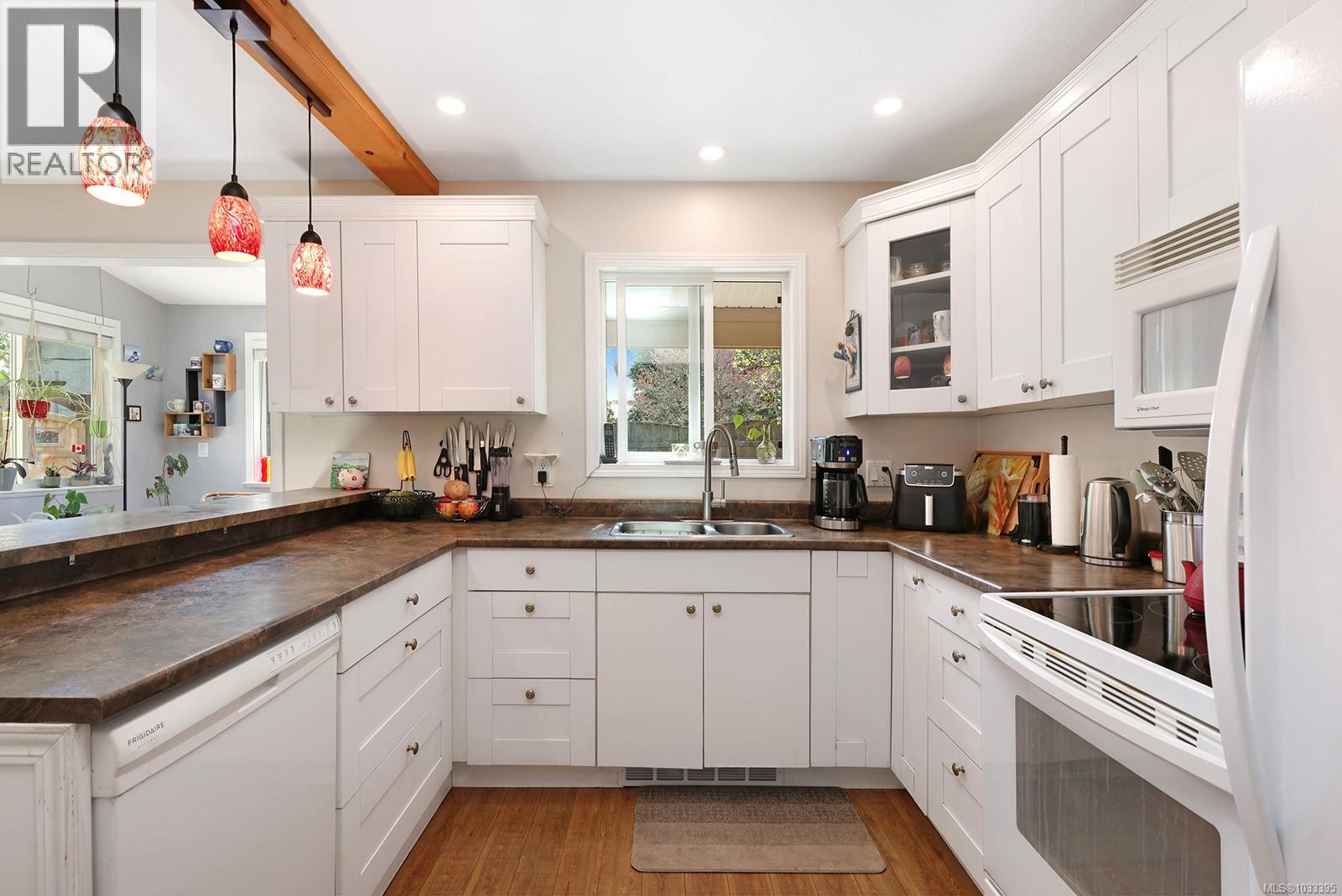 B 226 1st St Property Photo 19