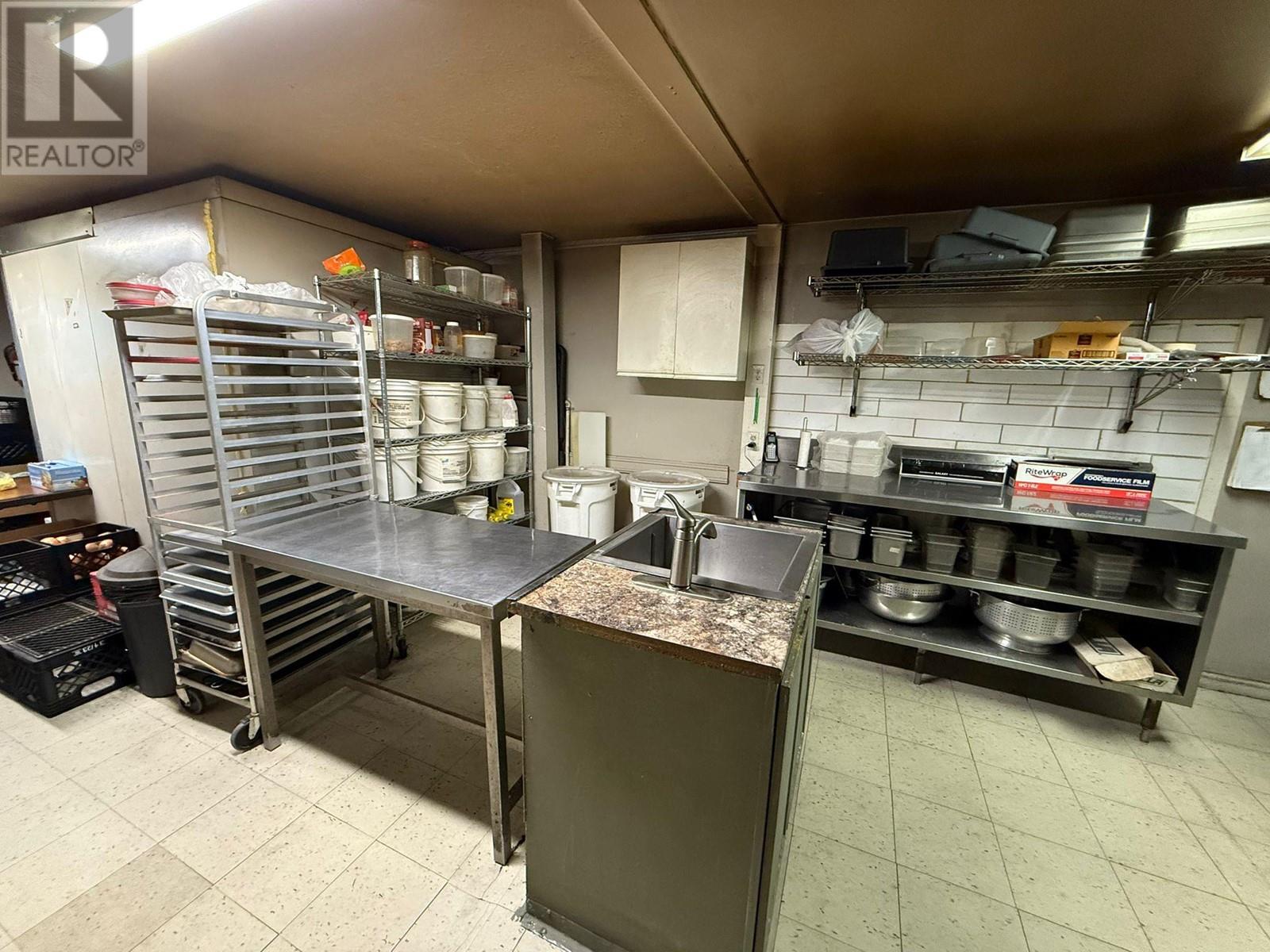 438 Victoria Street Property Photo 11