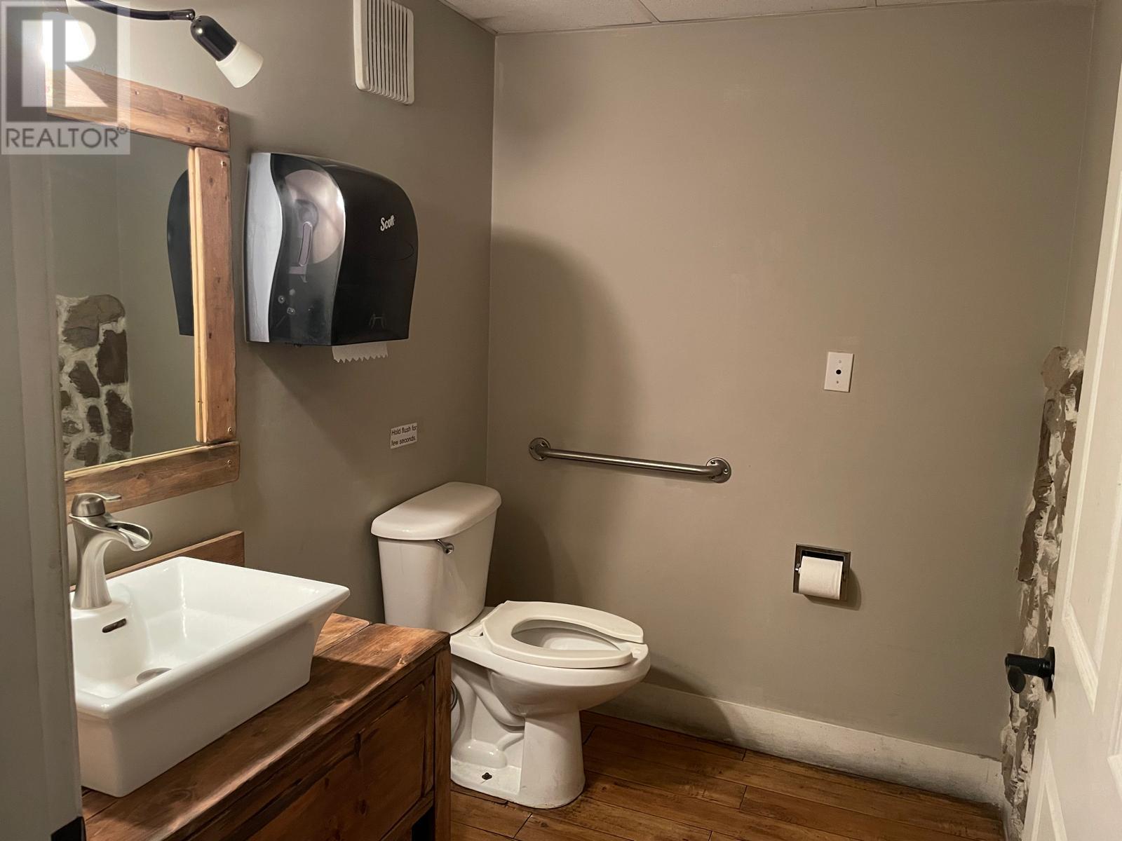 438 Victoria Street Property Photo 19