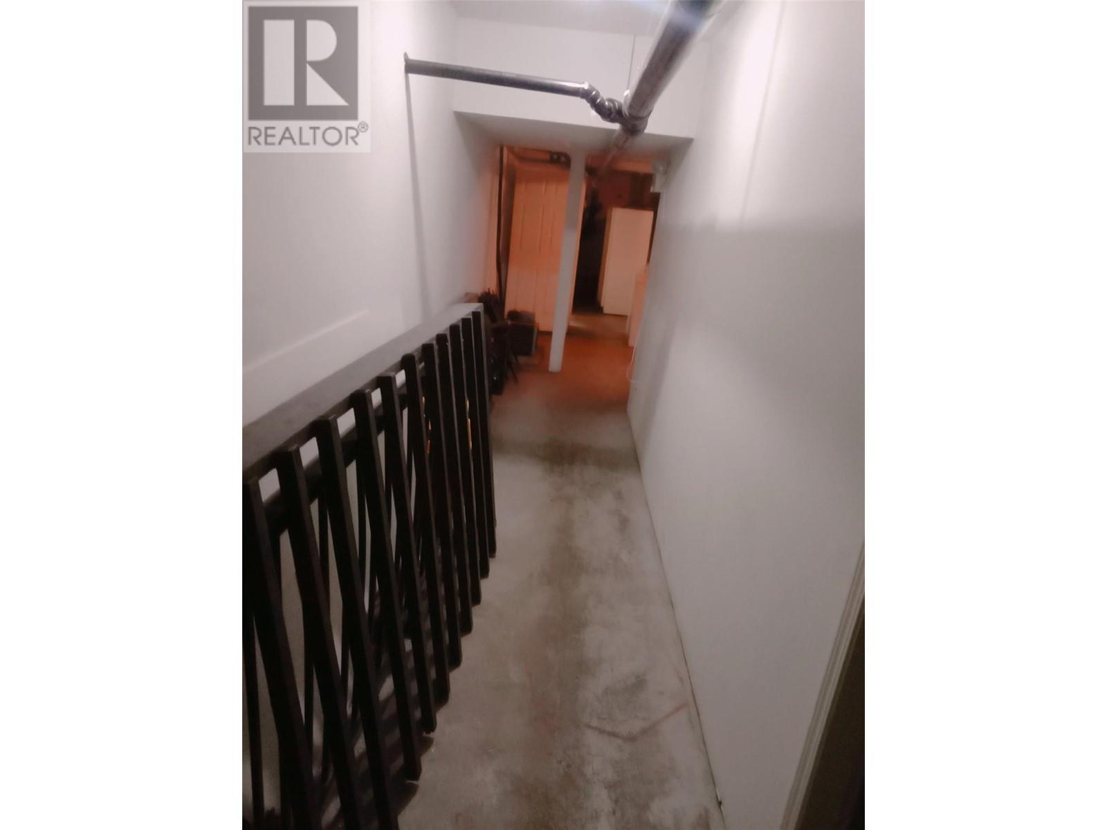 438 Victoria Street Property Photo 23