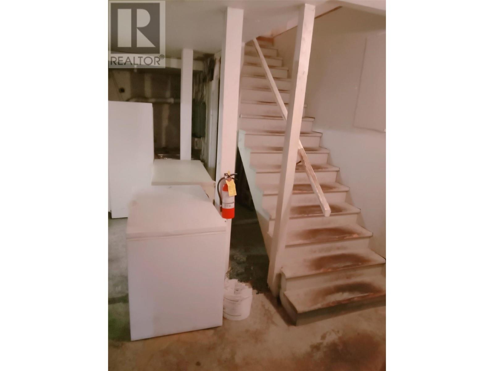 438 Victoria Street Property Photo 24