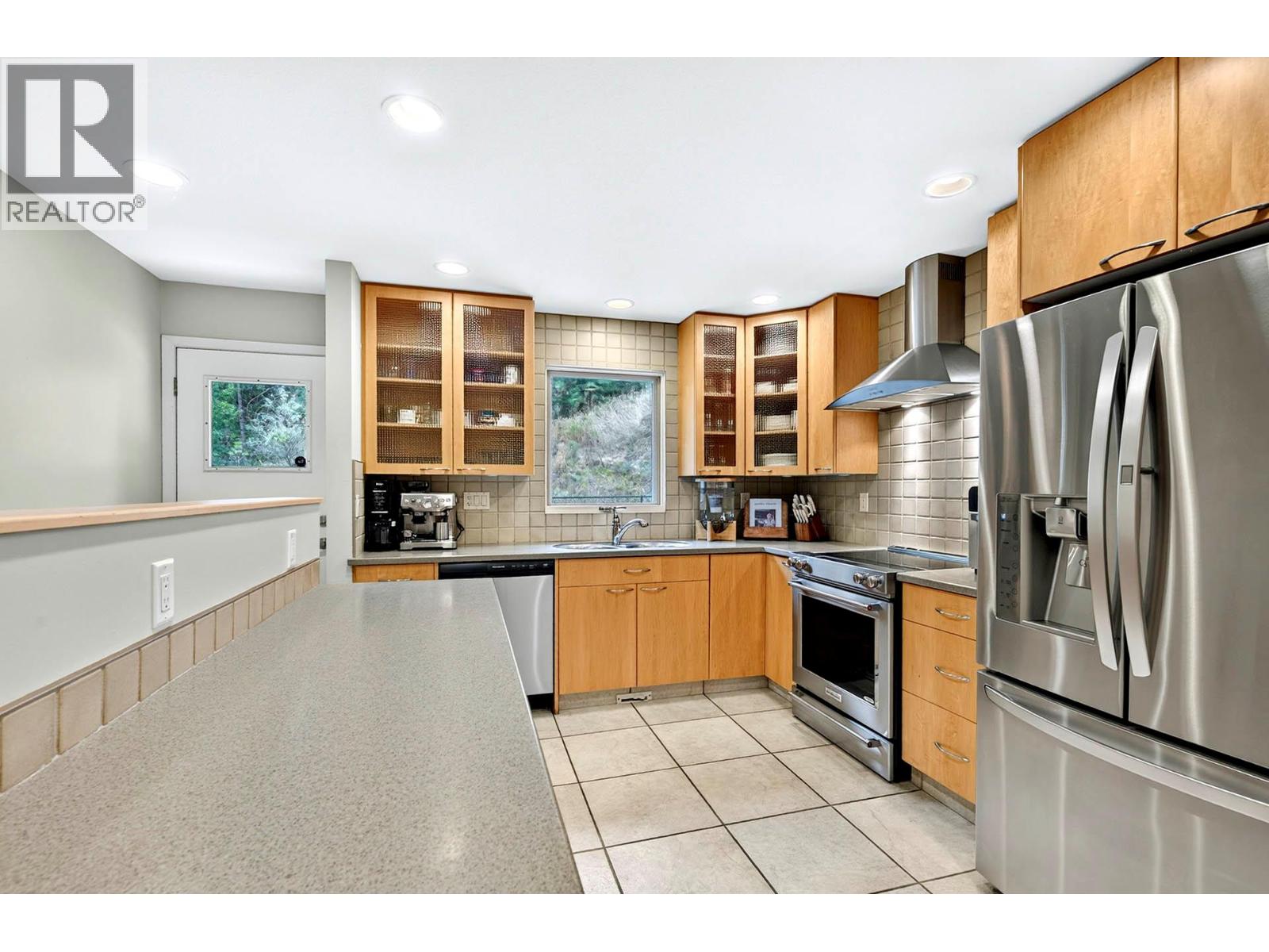 233 Monmouth Drive Property Photo 8