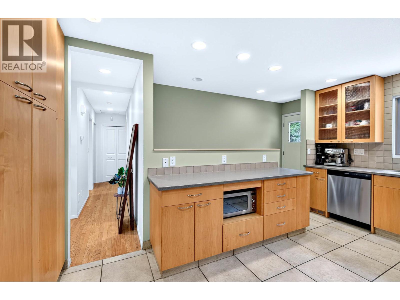 233 Monmouth Drive Property Photo 10