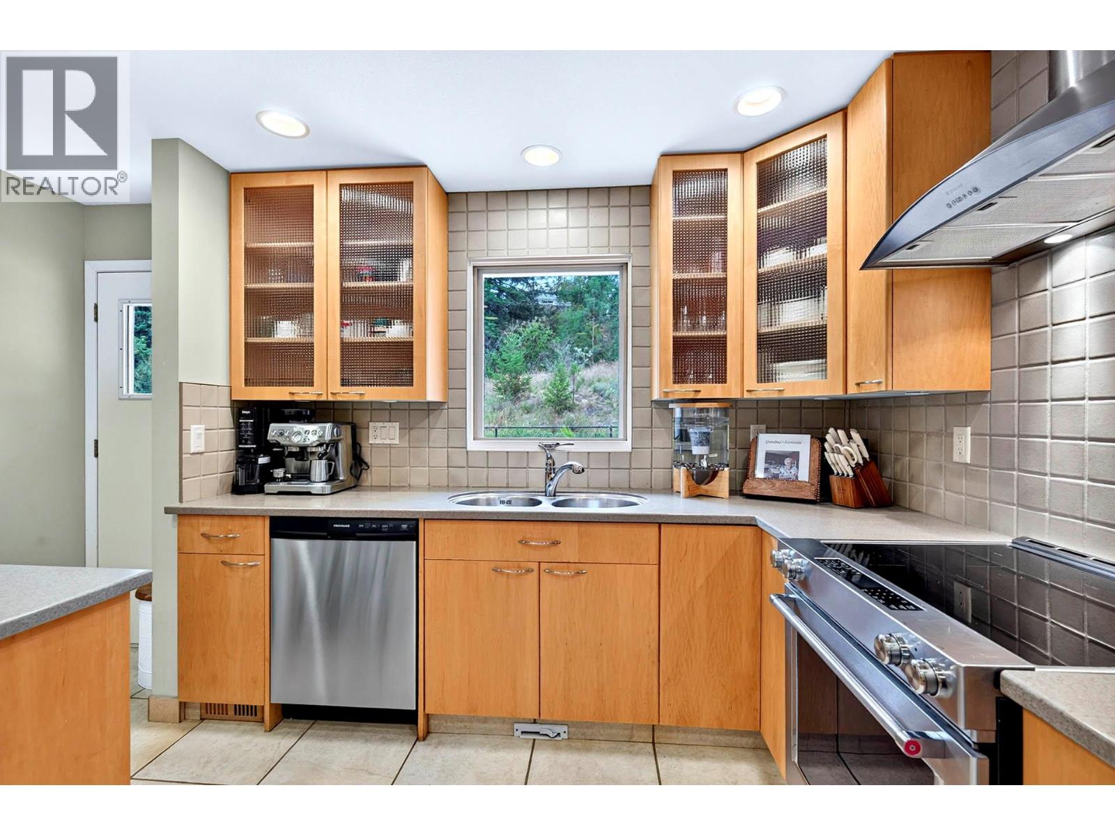 233 Monmouth Drive Property Photo 12