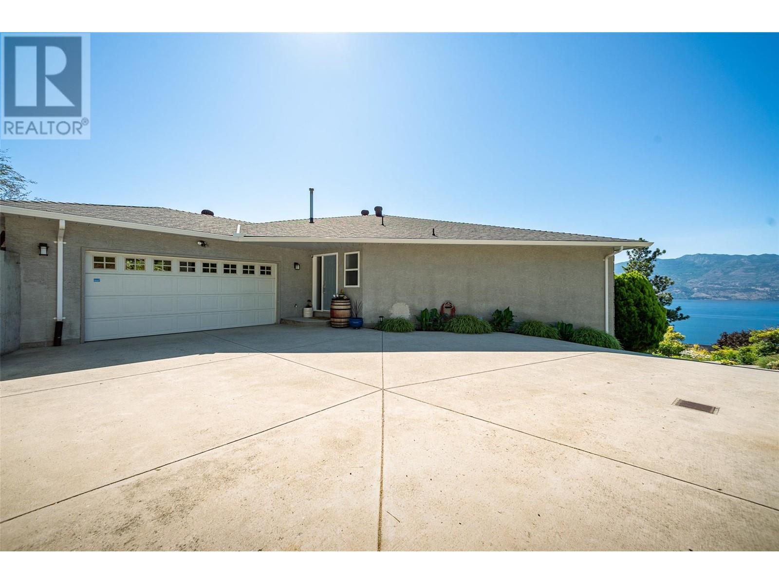 1290 Menu Road Property Photo 8