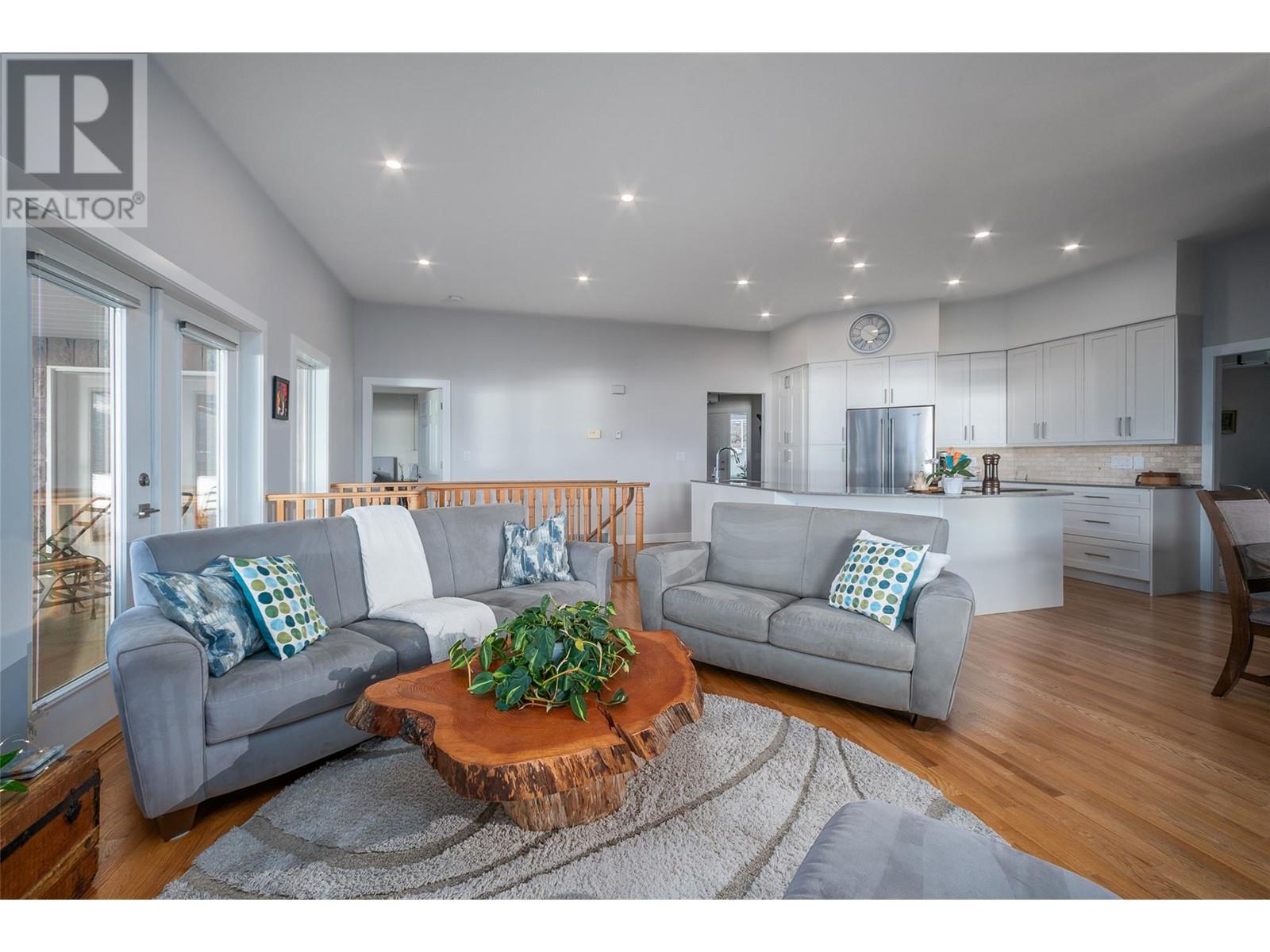 1290 Menu Road Property Photo 13