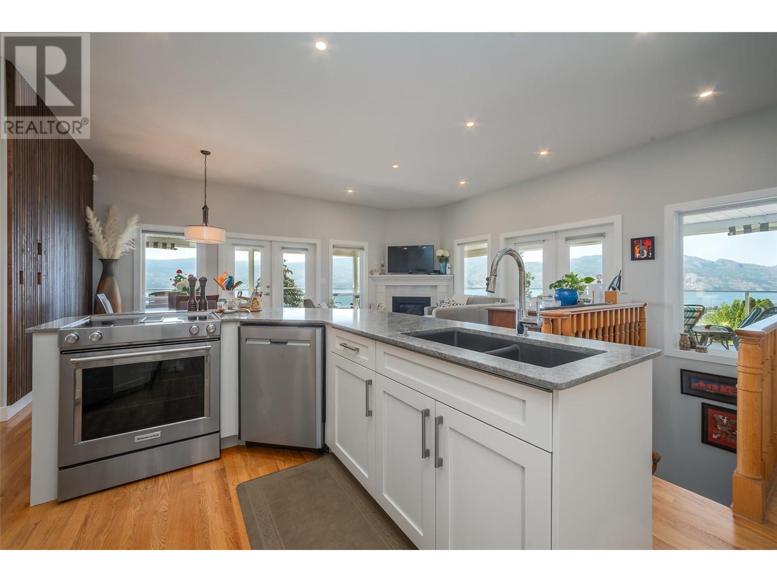1290 Menu Road Property Photo 15