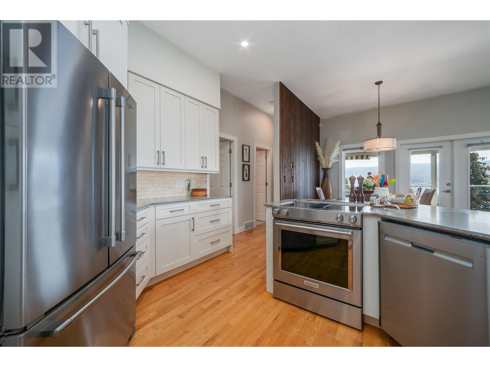 1290 Menu Road Property Photo 16