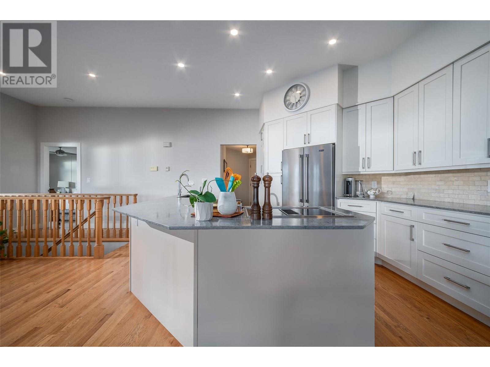 1290 Menu Road Property Photo 18