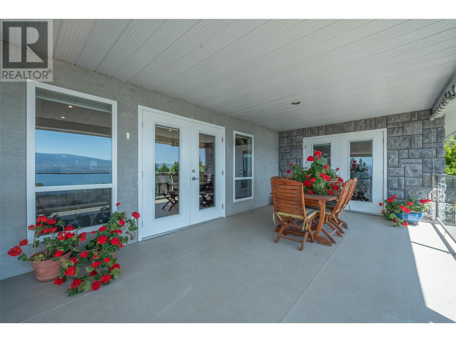 1290 Menu Road Property Photo 28