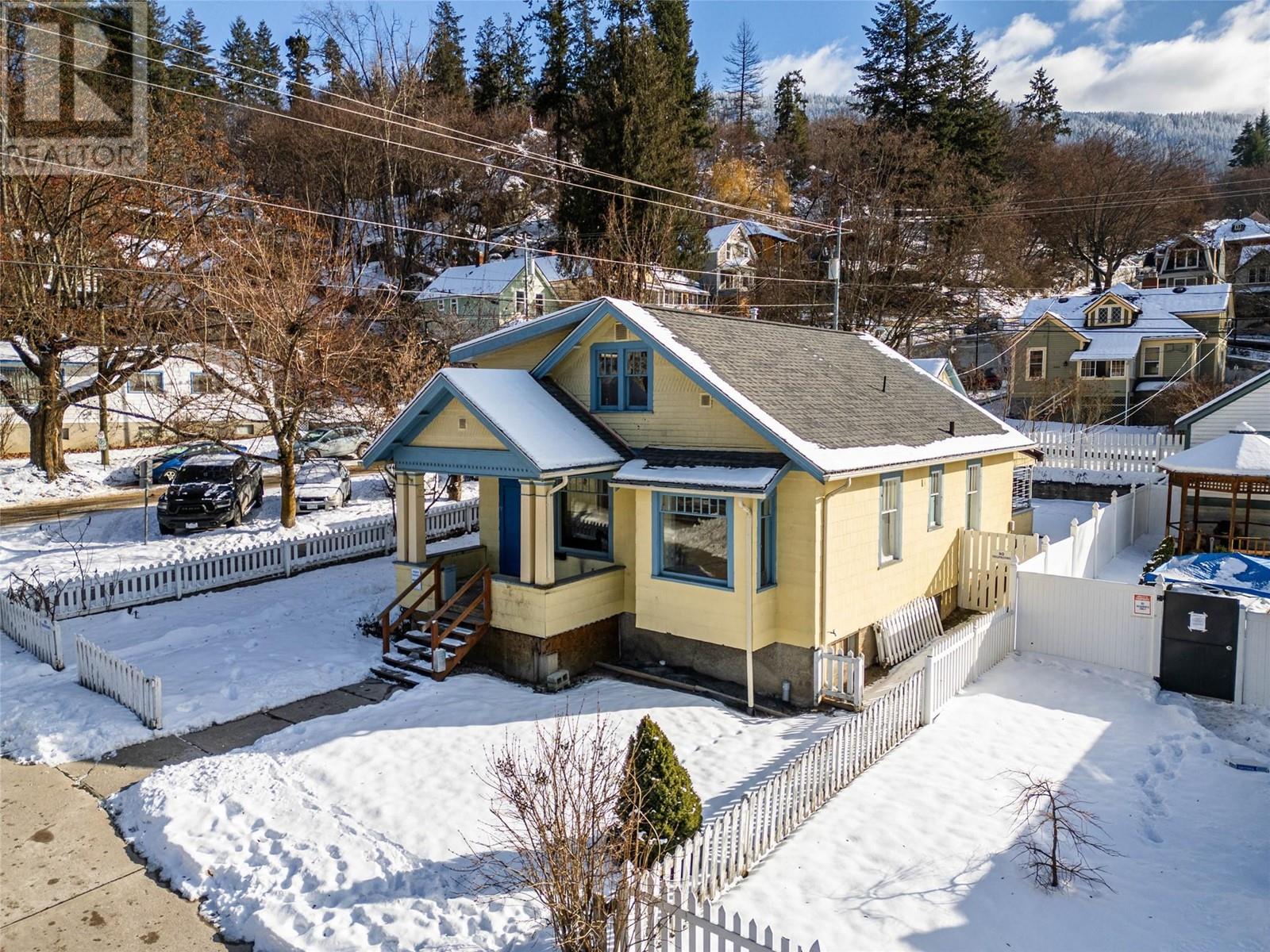 818 Vernon Street Property Photo 1