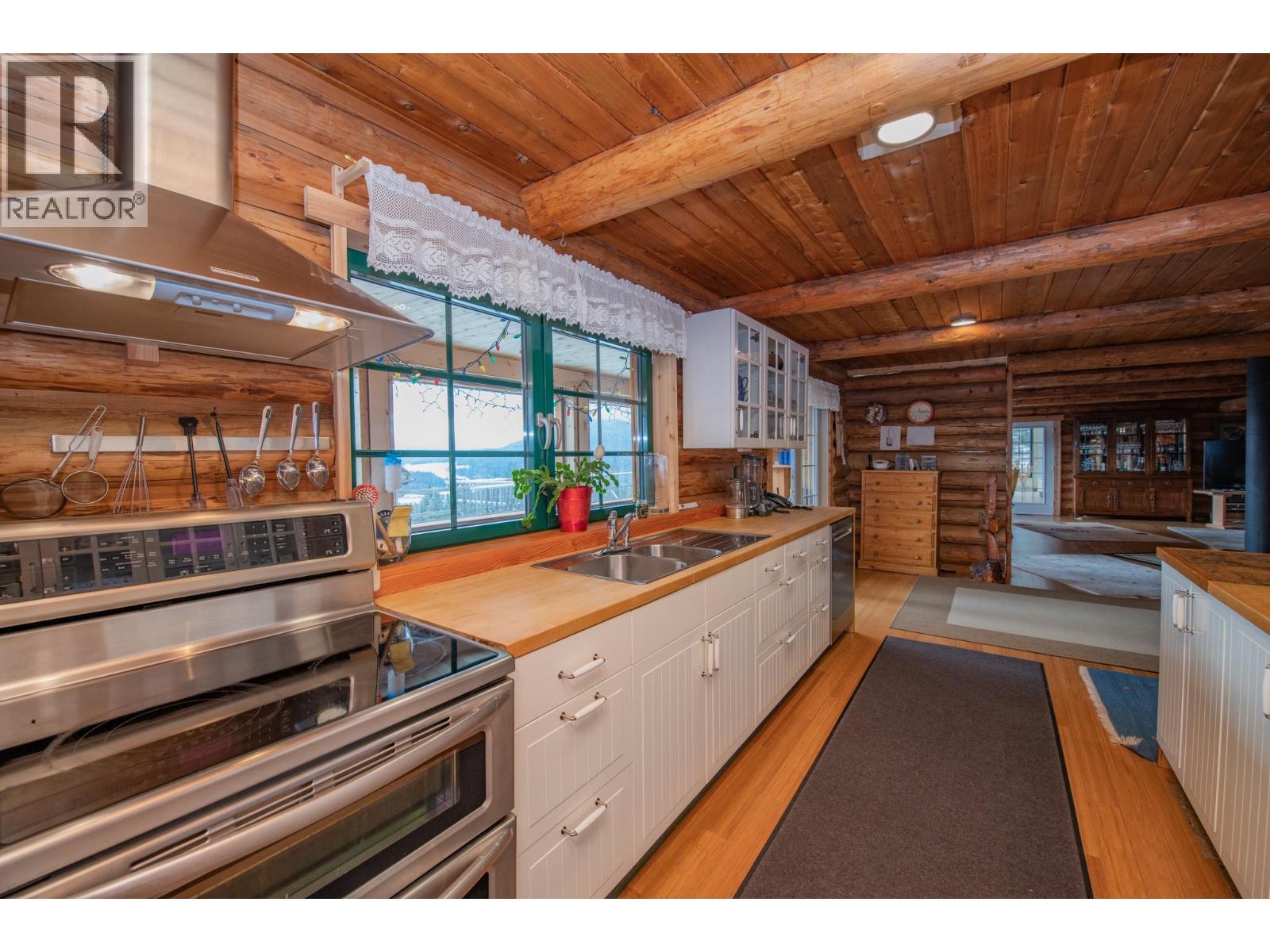 233 Albers Road Property Photo 16
