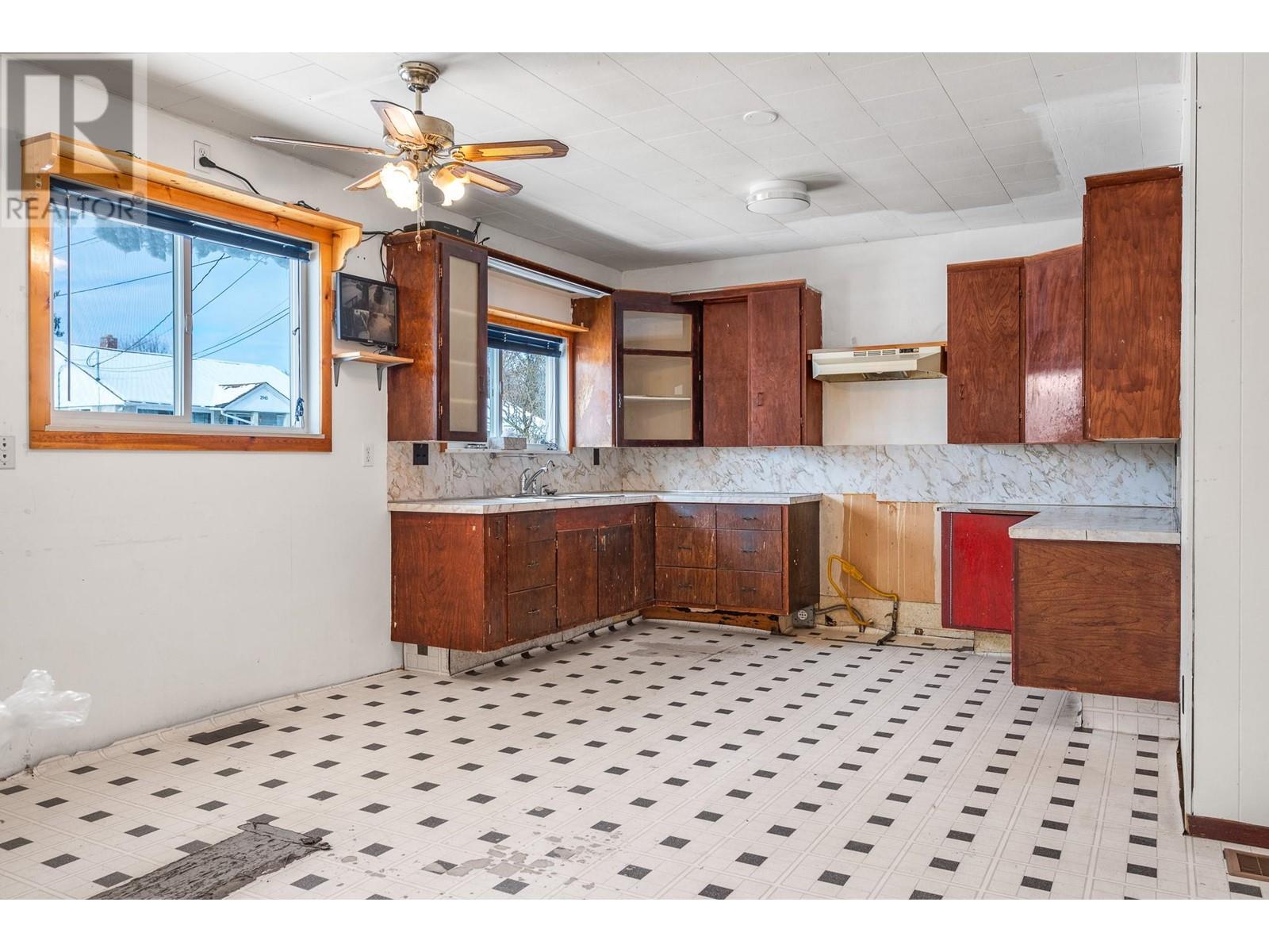 2930 Moray Street Property Photo 10