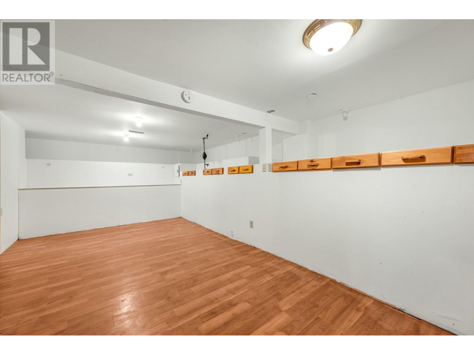 2930 Moray Street Property Photo 19
