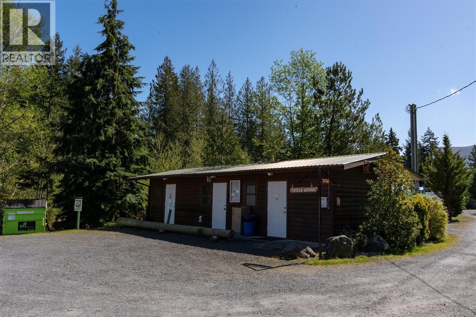 E14 2650 Turnbull Rd Property Photo 33