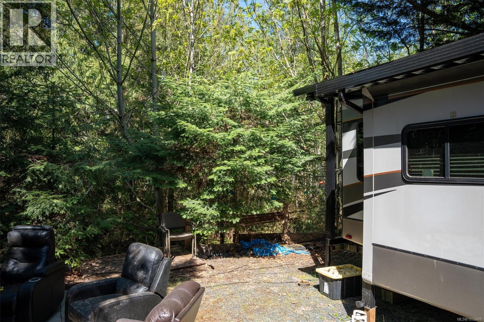 E14 2650 Turnbull Rd Property Photo 36