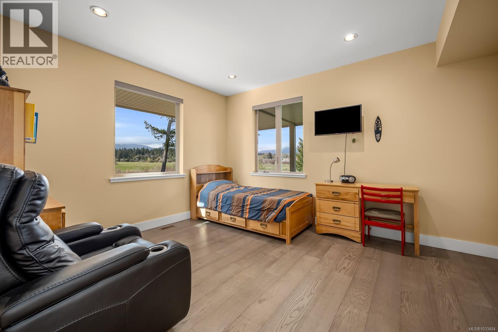 3389 Rhys Rd Property Photo 16