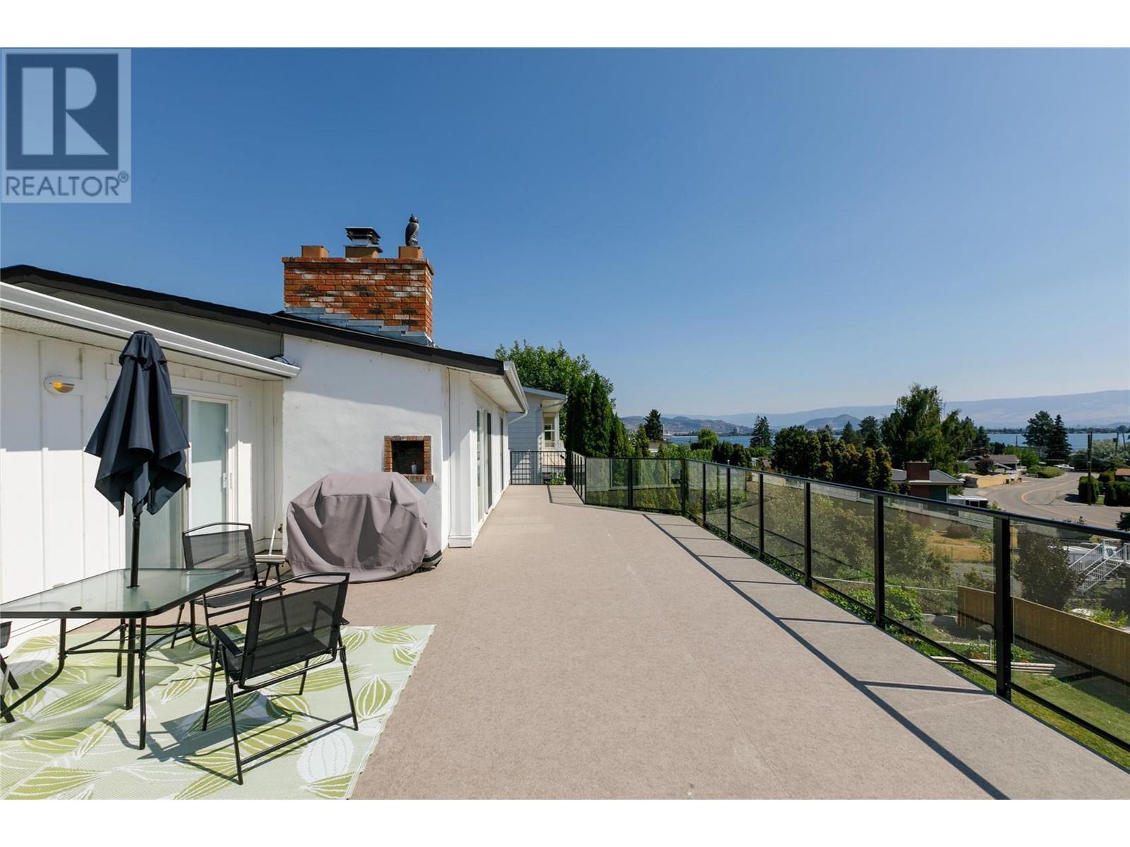 2751 Benedick Road Property Photo 2