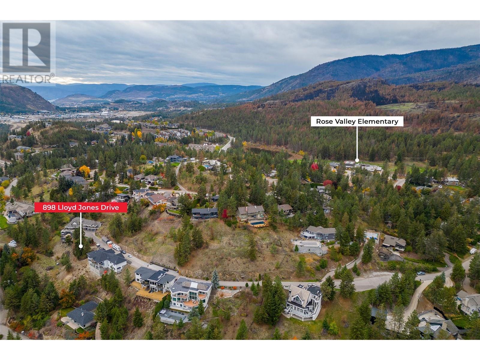 898 Lloyd Jones Drive Property Photo 10