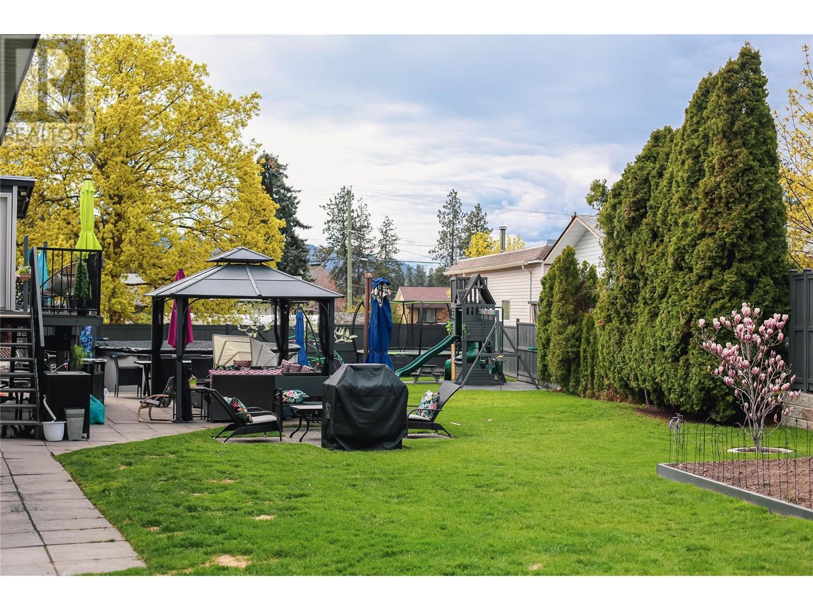 3548 Macdonnel Road Property Photo 8