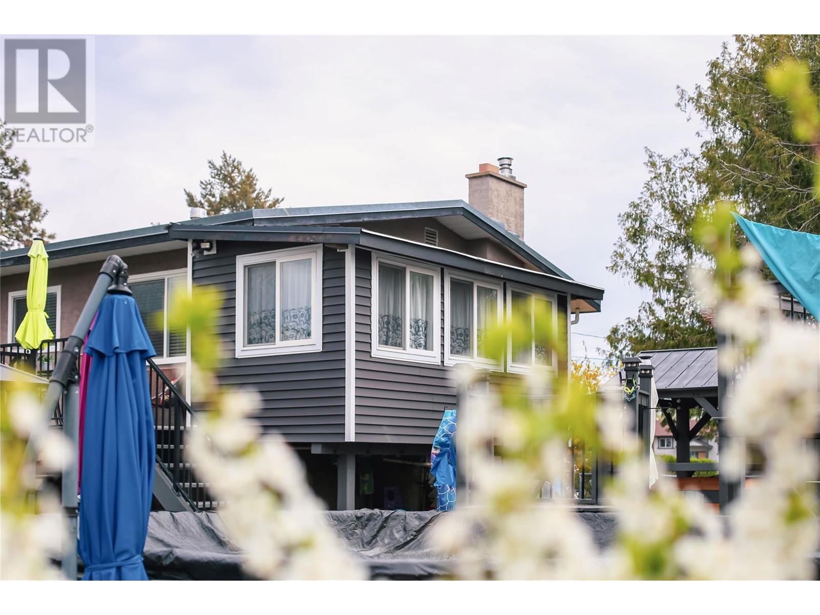 3548 Macdonnel Road Property Photo 11