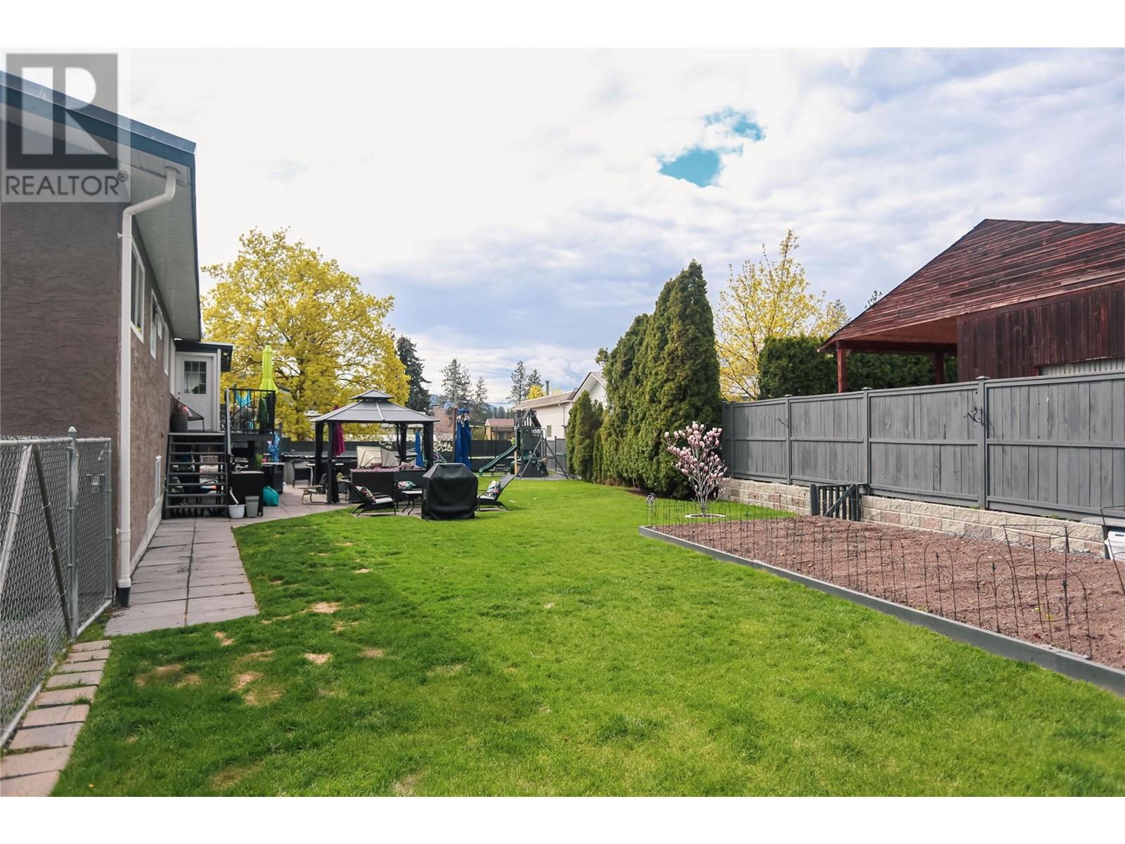 3548 Macdonnel Road Property Photo 14