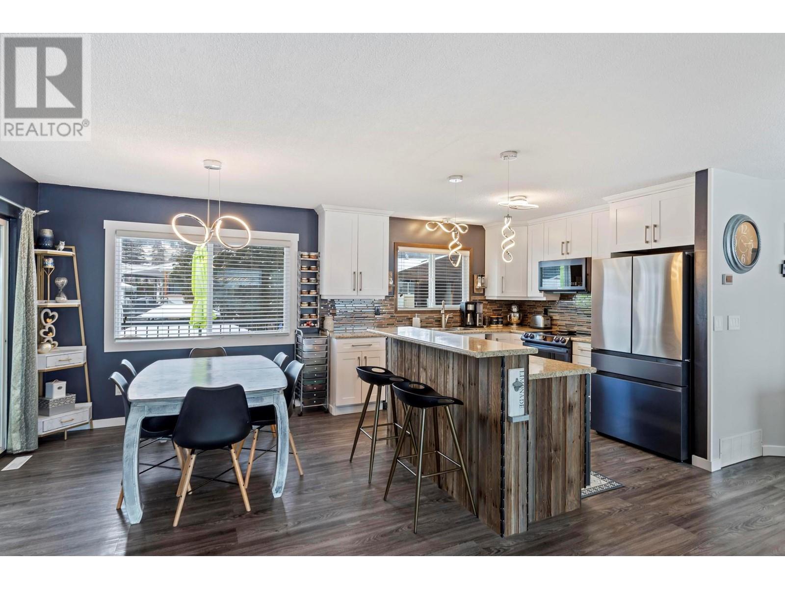 3548 Macdonnel Road Property Photo 17