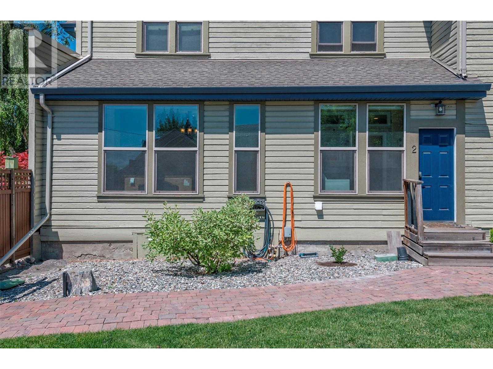 3403 27 Street Property Photo 4