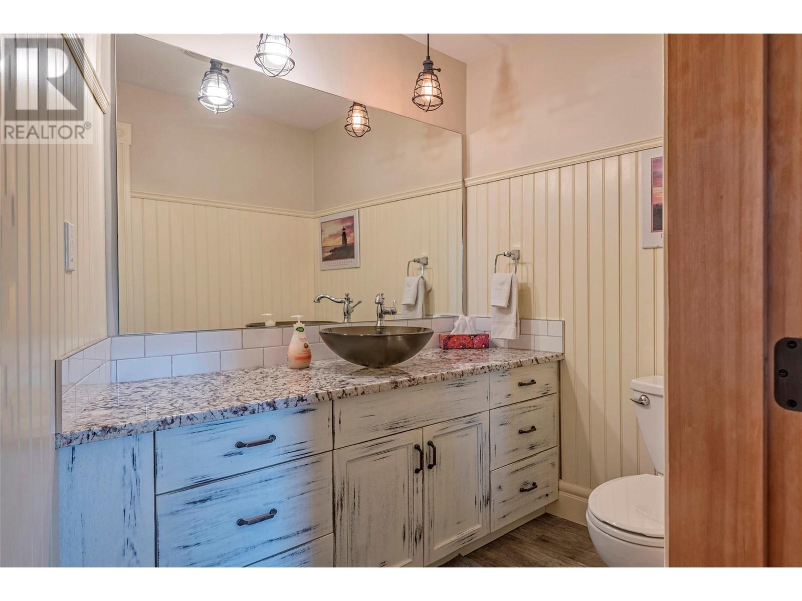 3403 27 Street Property Photo 10