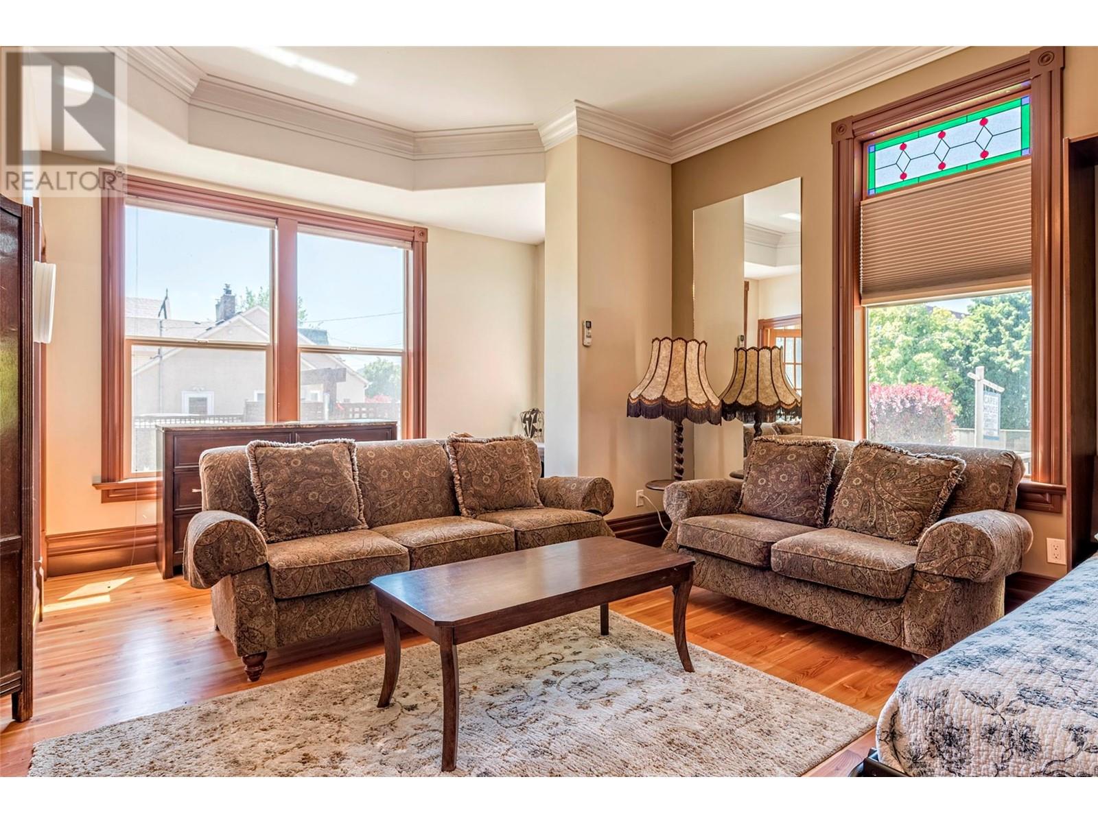 3403 27 Street Property Photo 13